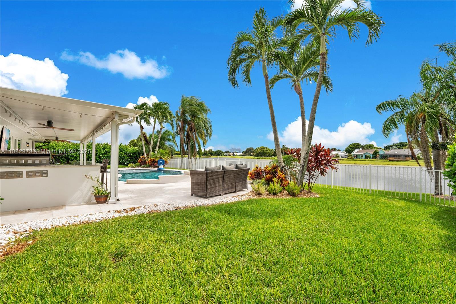 7104 SE Bunker Hill Dr