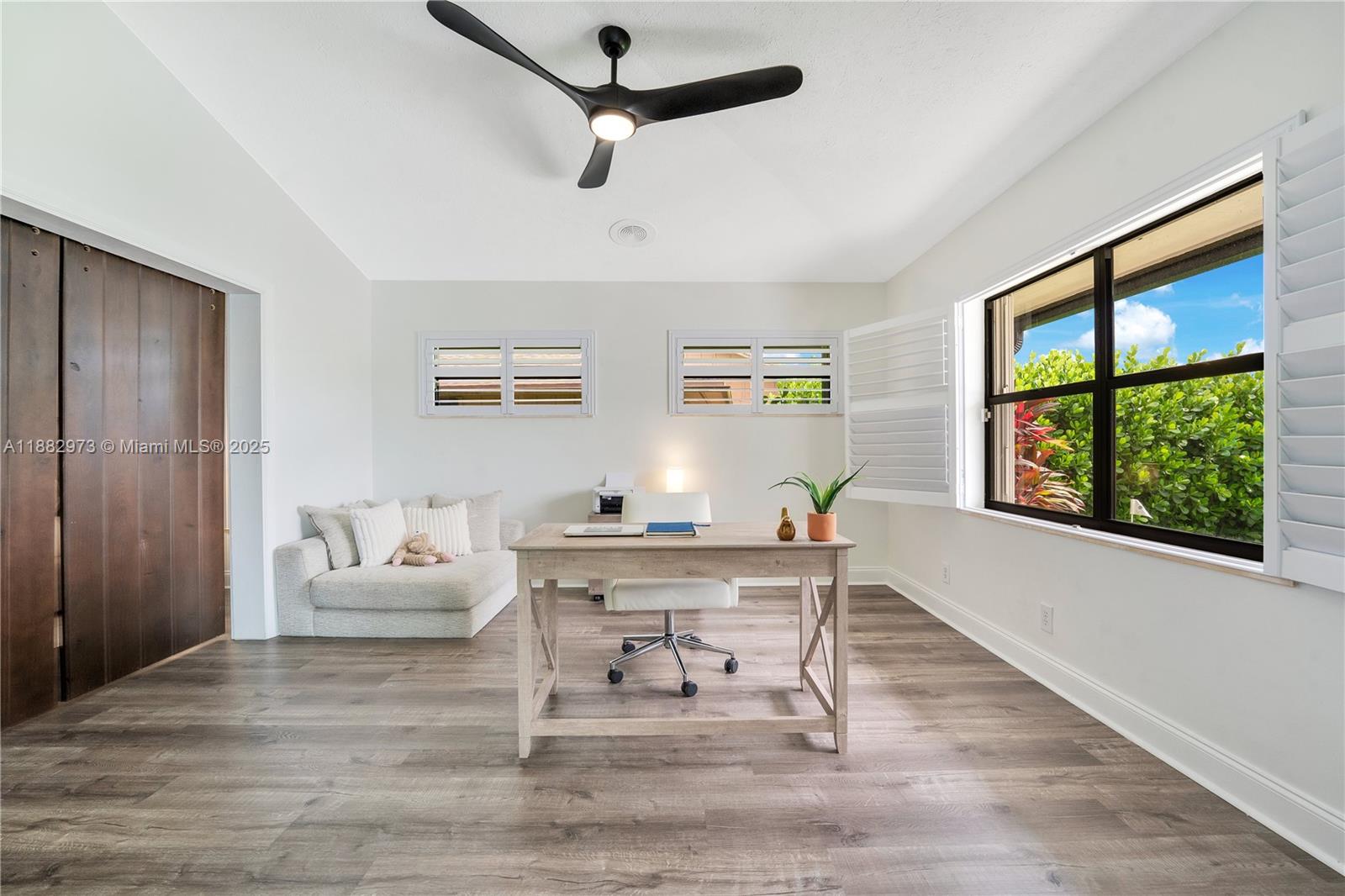 7104 SE Bunker Hill Dr