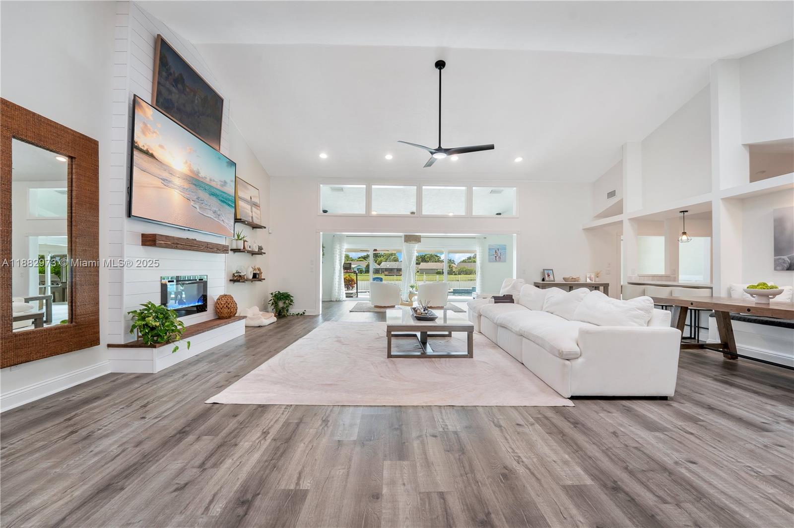 7104 SE Bunker Hill Dr