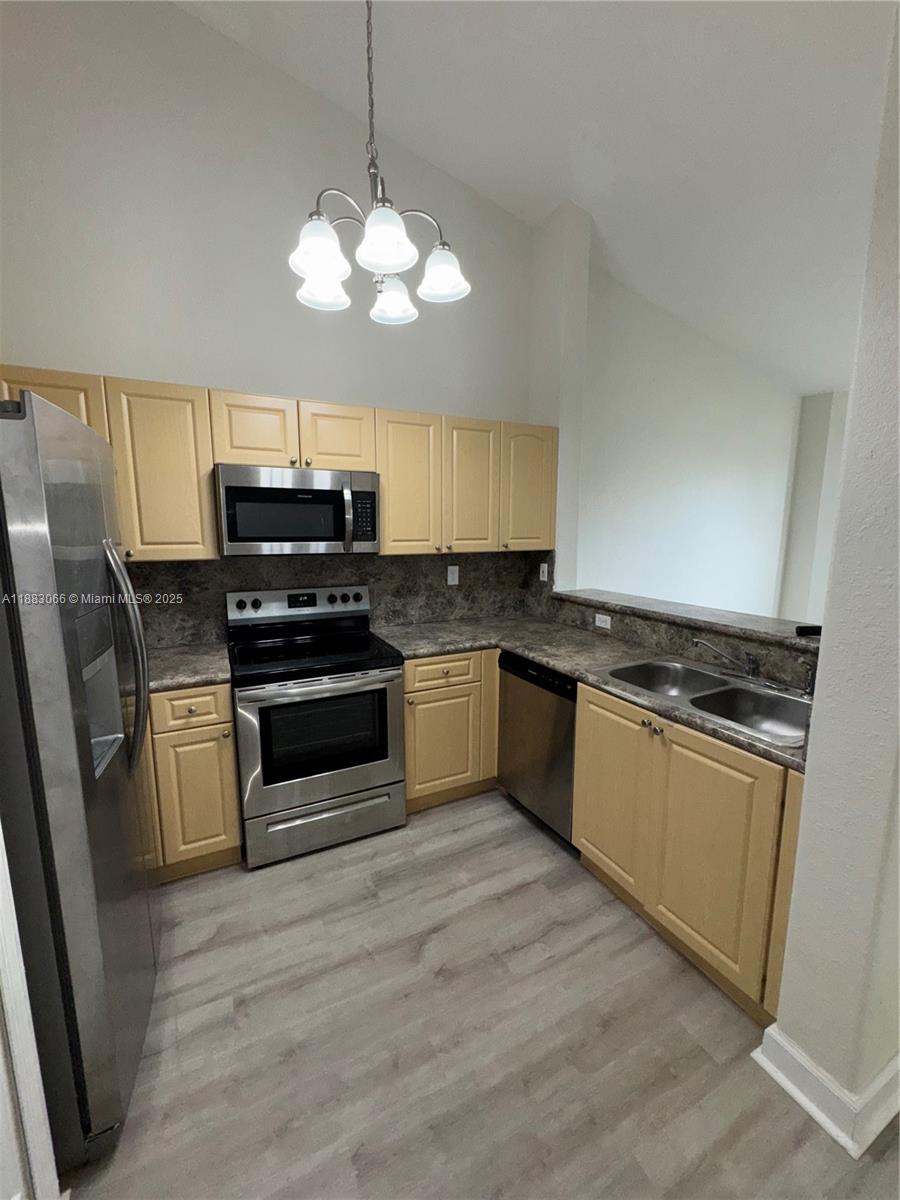 1536 SE 25th St # 202