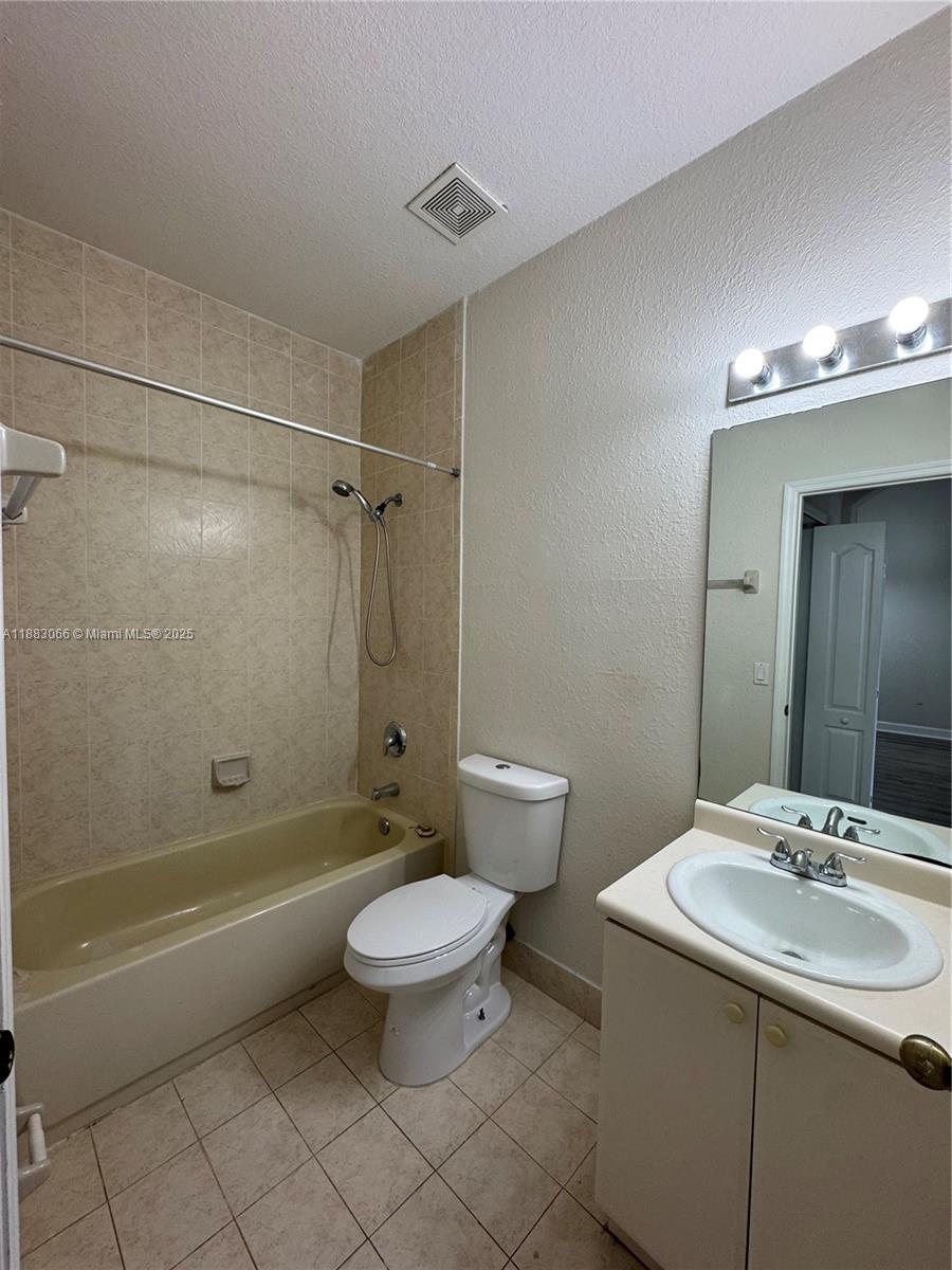 1536 SE 25th St # 202