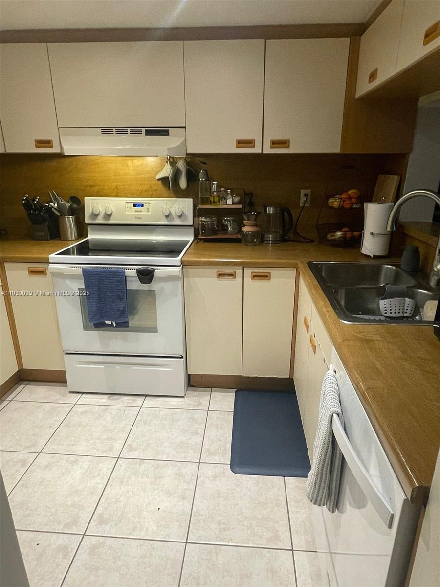 9140 SW 123rd Ct # 201