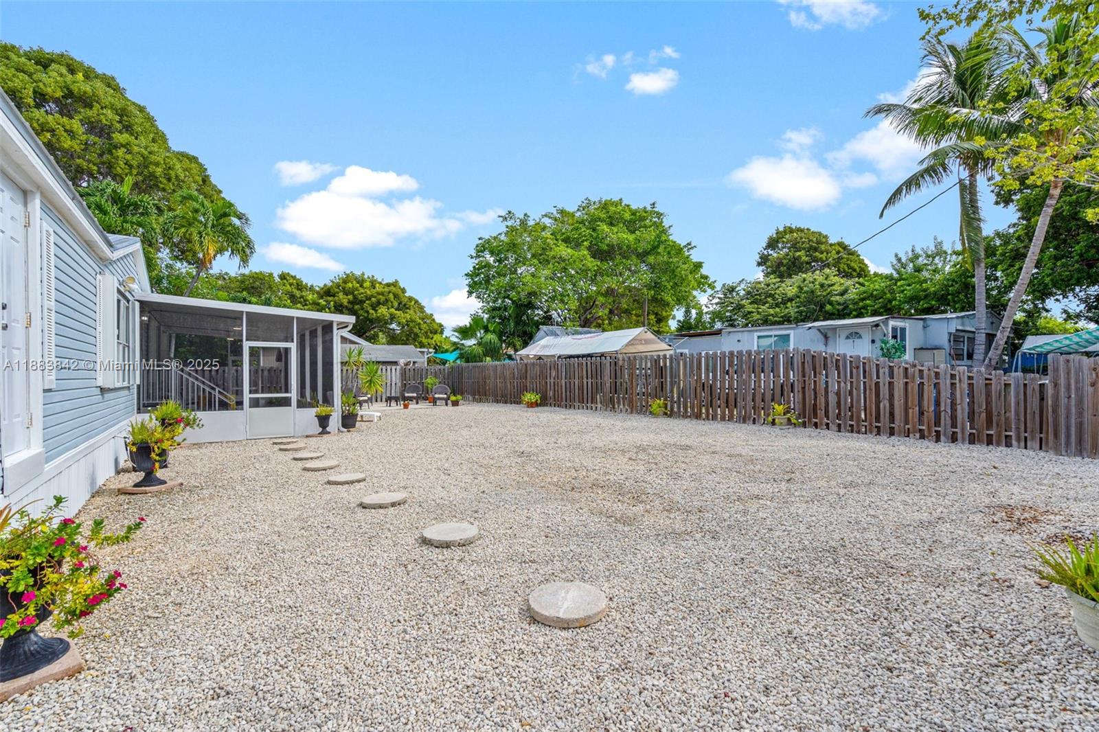 278 King Ave