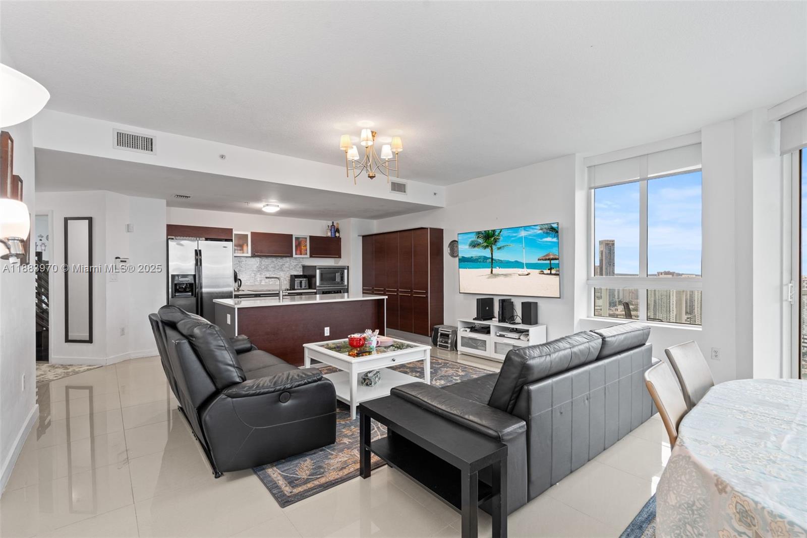 1900 N Bayshore Dr # 4018