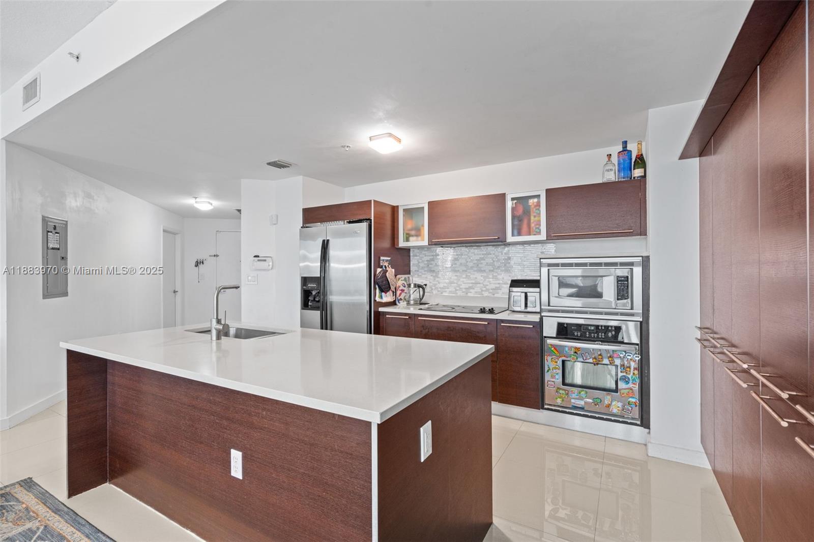 1900 N Bayshore Dr # 4018