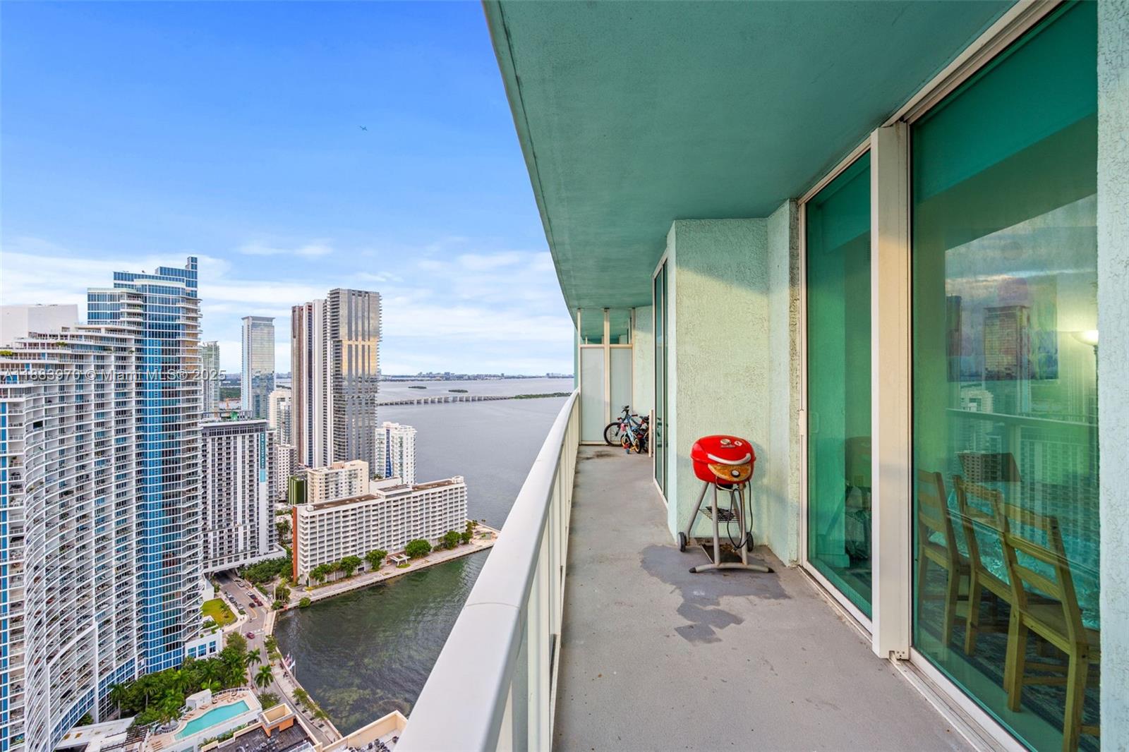 1900 N Bayshore Dr # 4018
