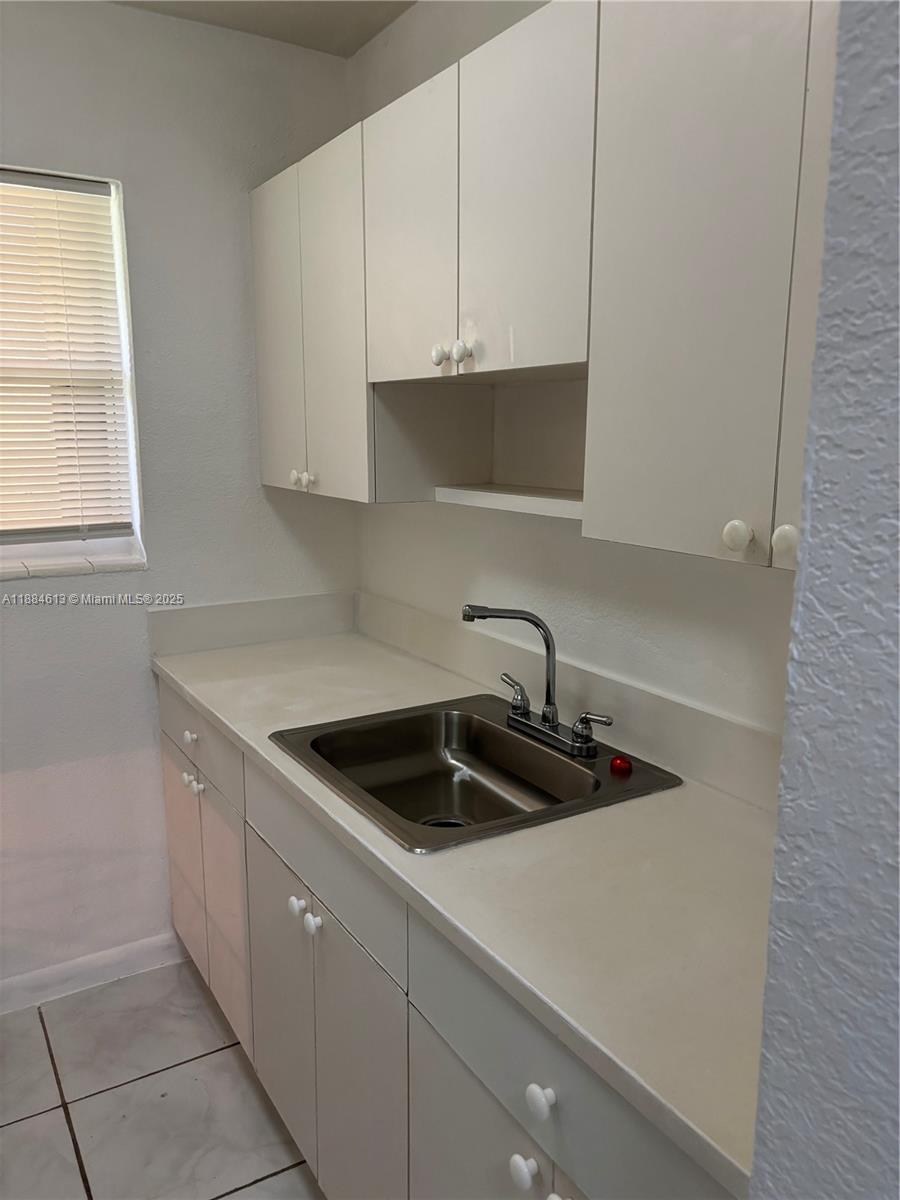 1255 W 49th Pl # F103