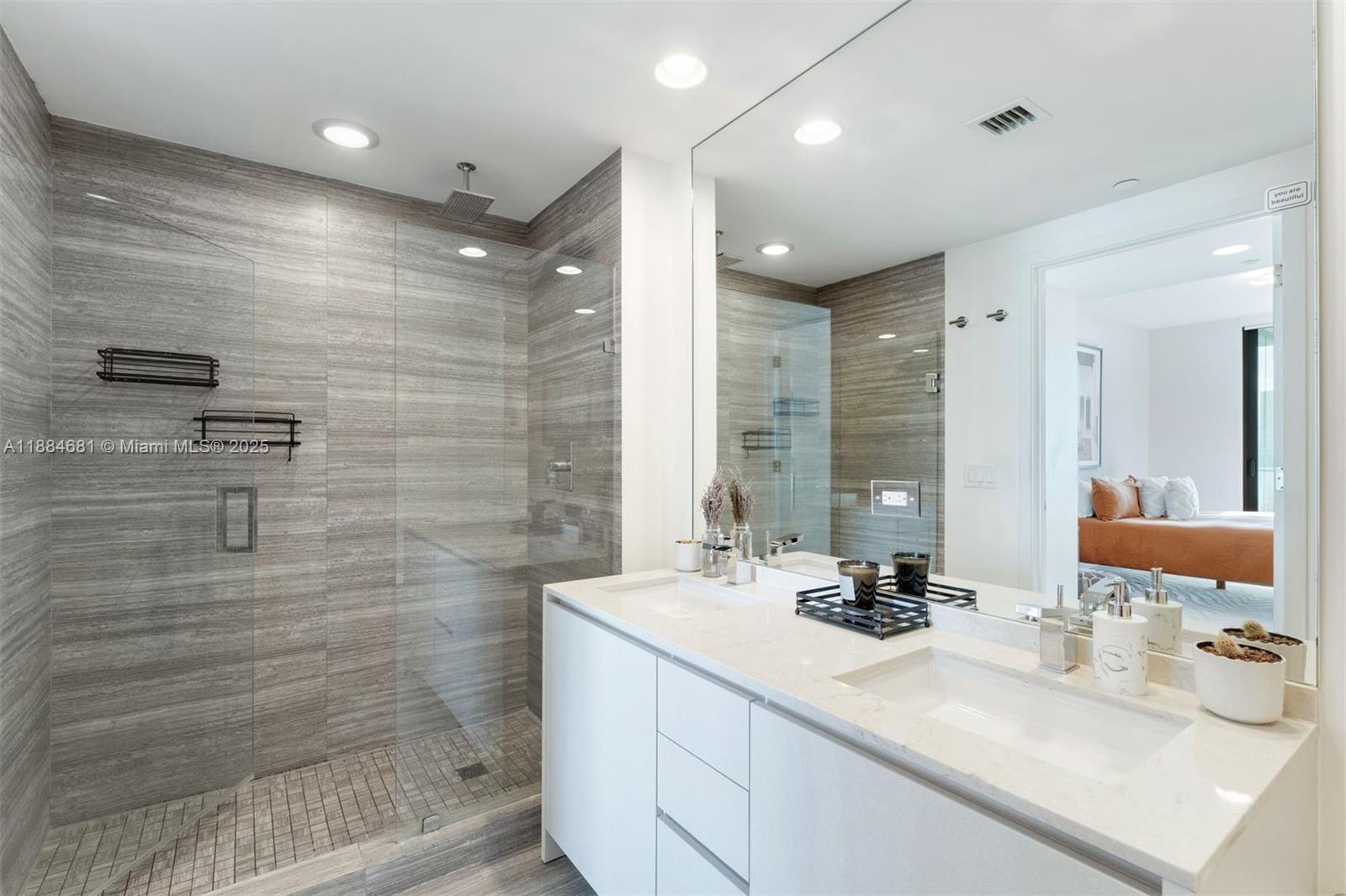 1010 Brickell Ave # 3004