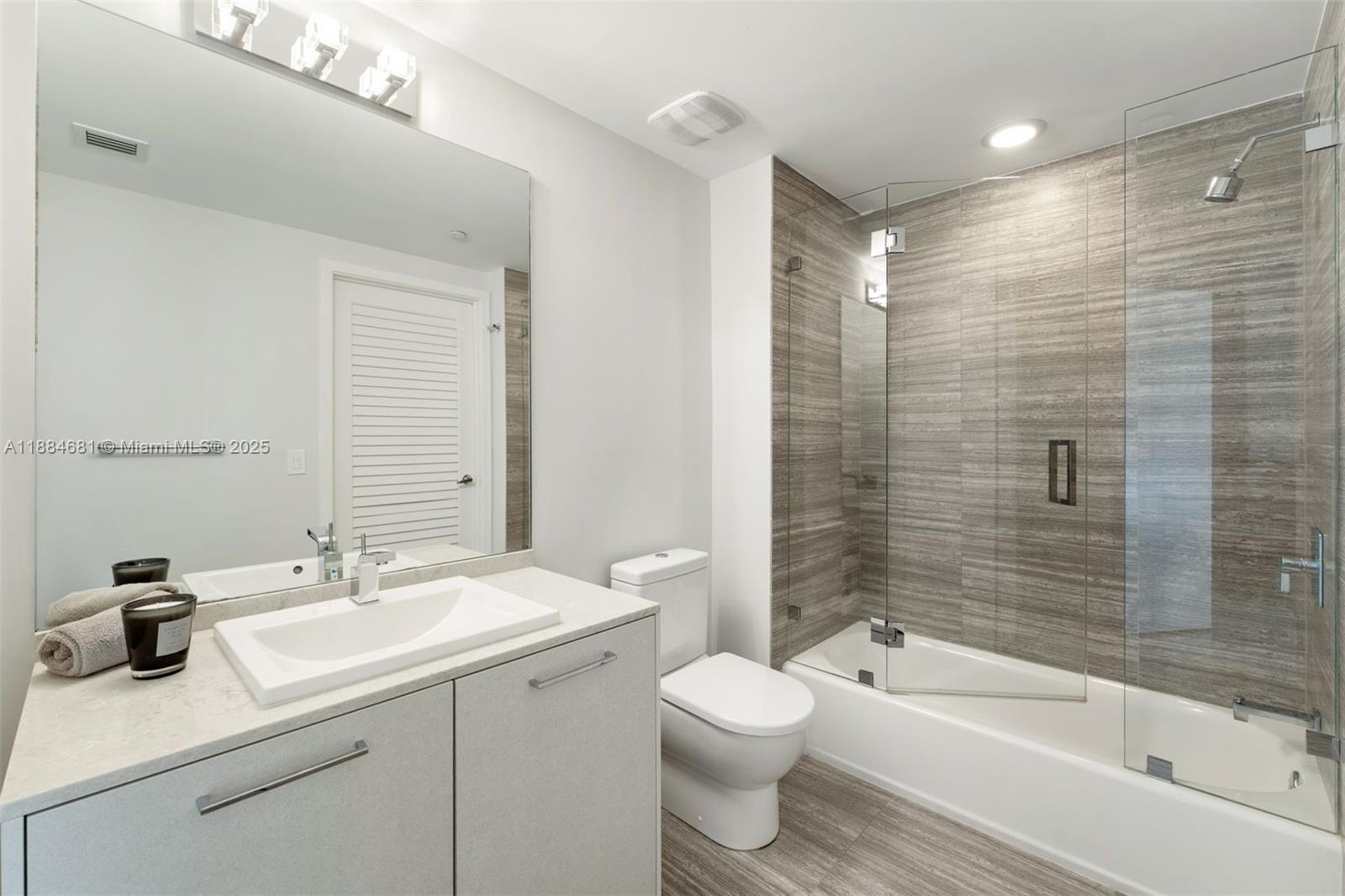 1010 Brickell Ave # 3004