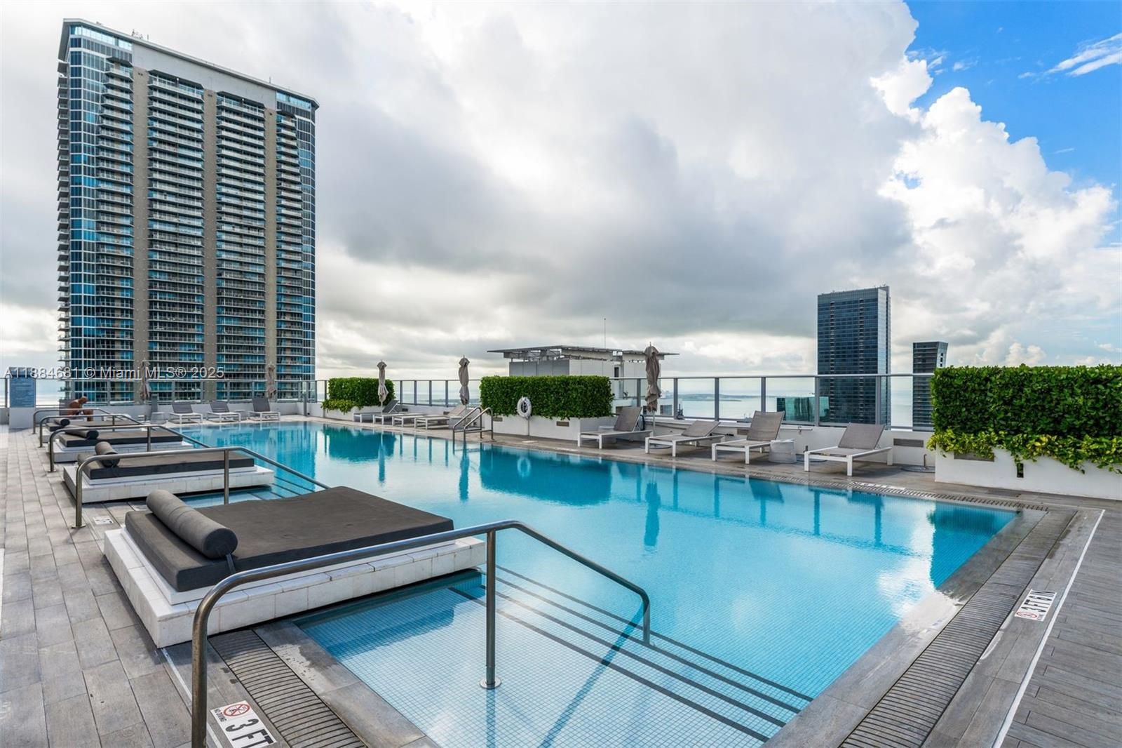 1010 Brickell Ave # 3004