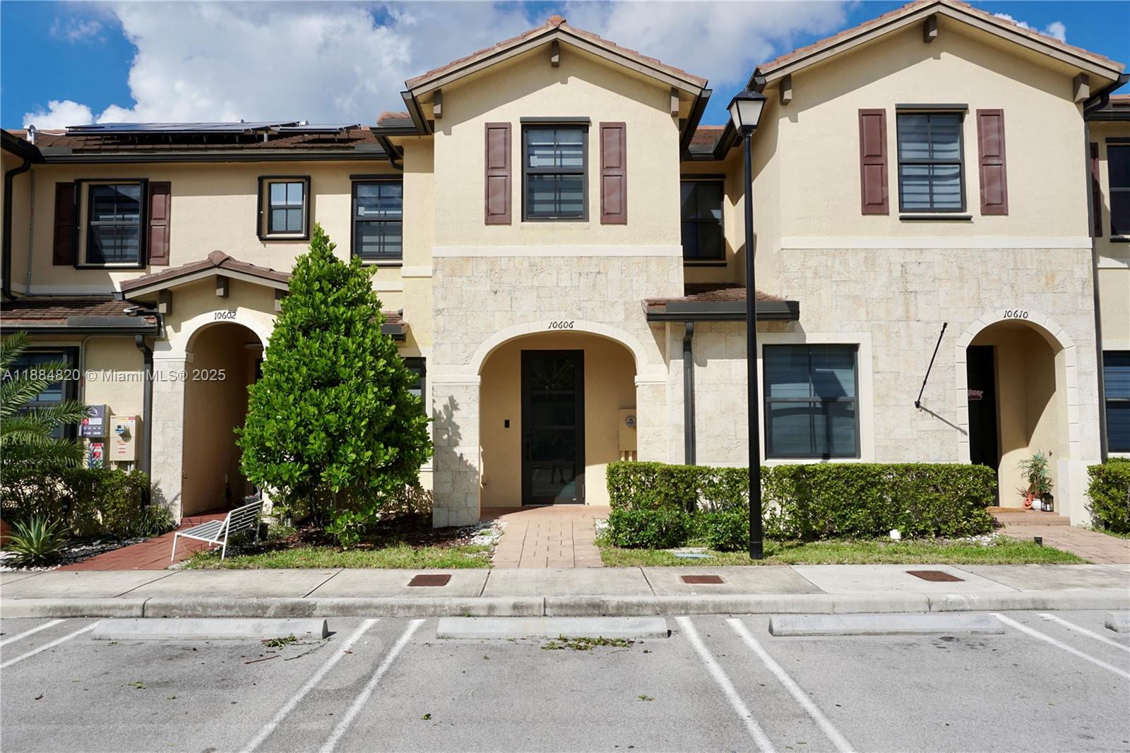 10606 W 33rd Ct # 10606