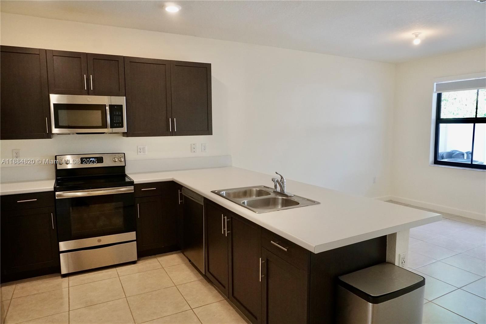 10606 W 33rd Ct # 10606