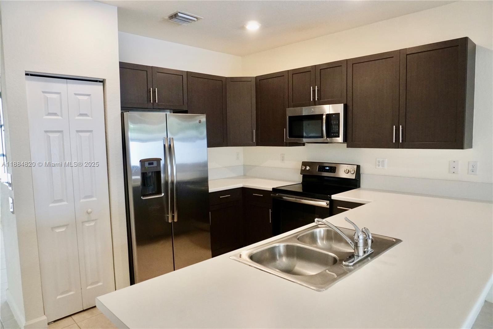 10606 W 33rd Ct # 10606