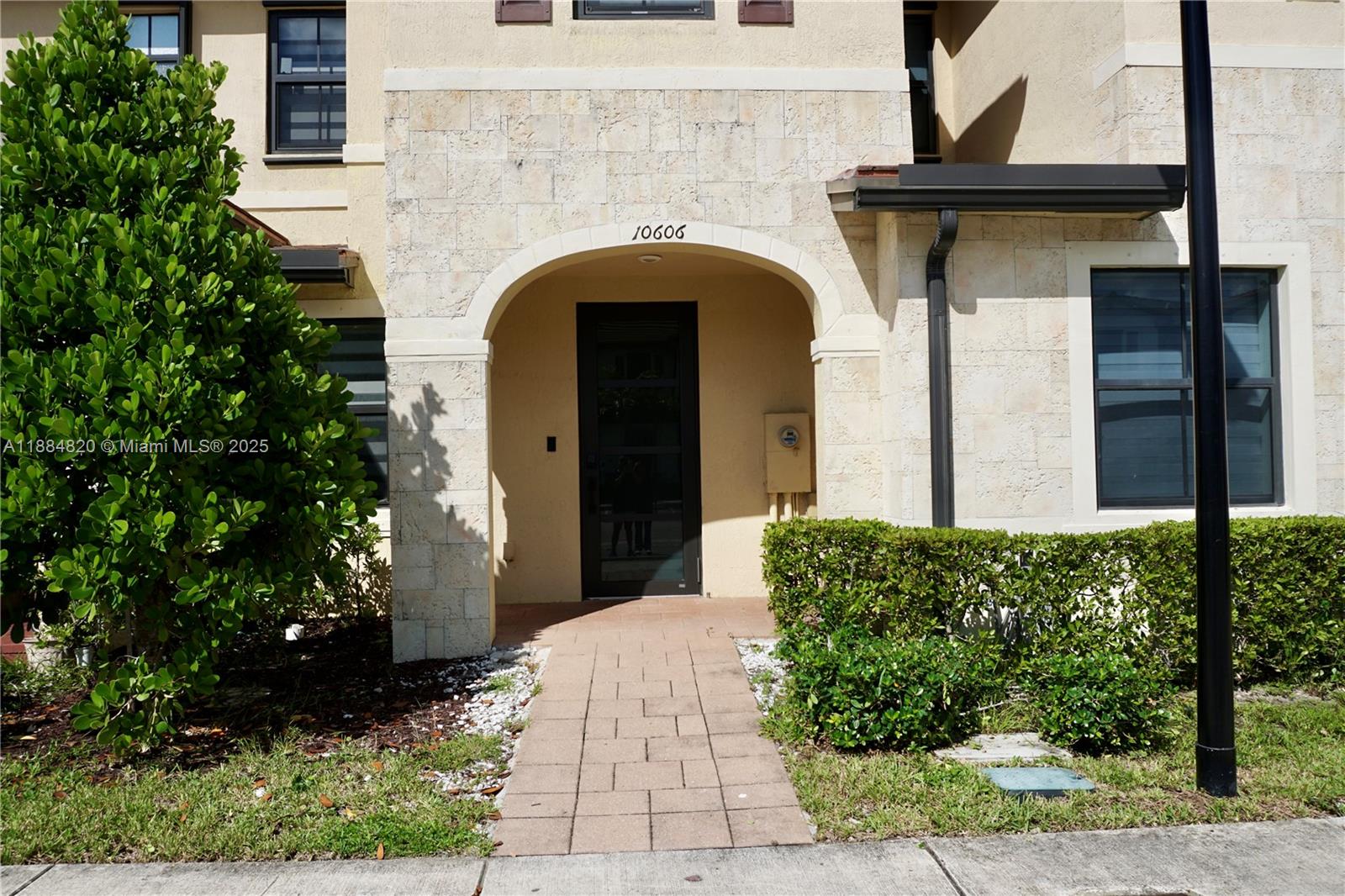 10606 W 33rd Ct # 10606