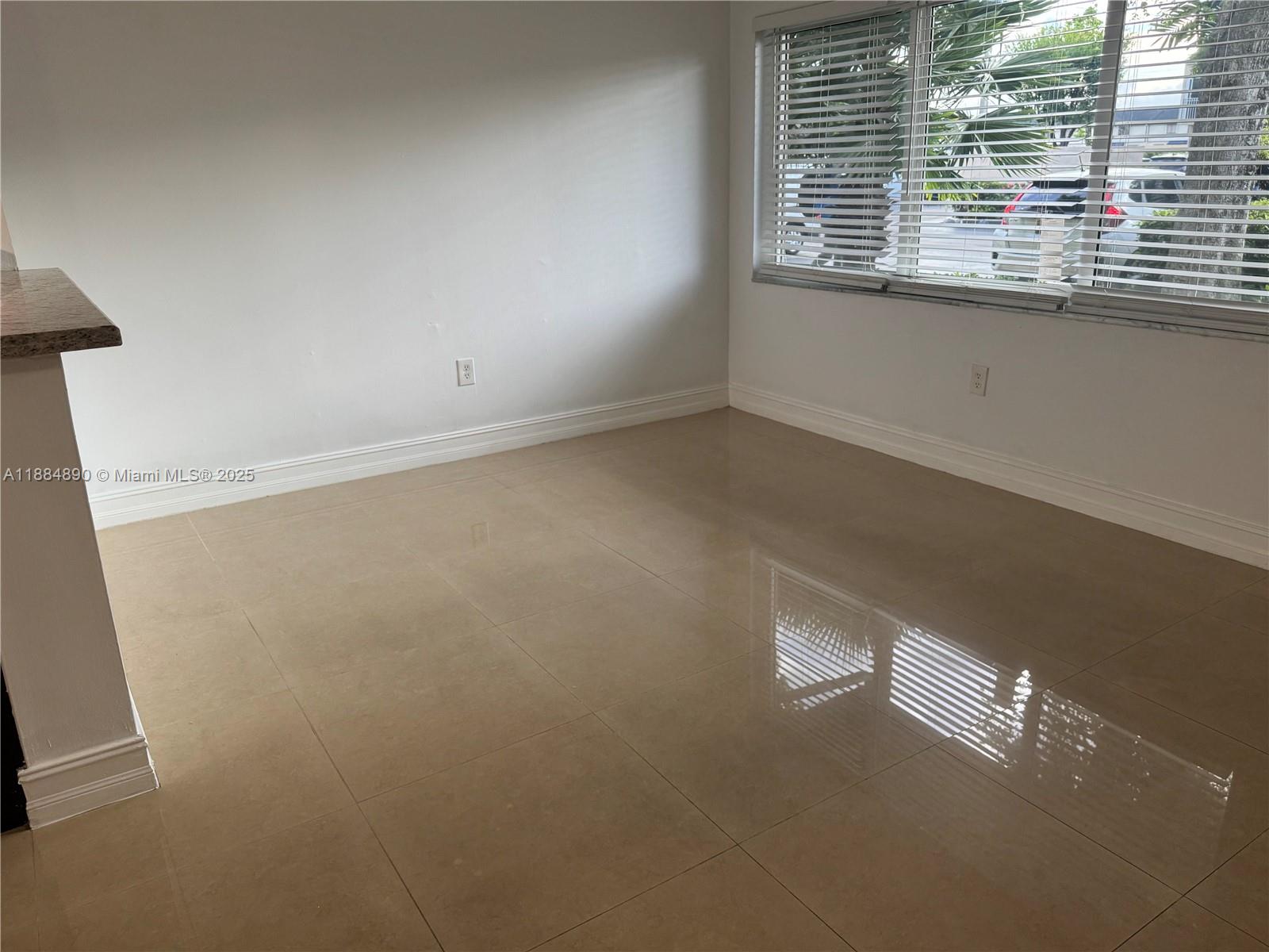 670 NW 85th Pl # 106 Unit: 11-106