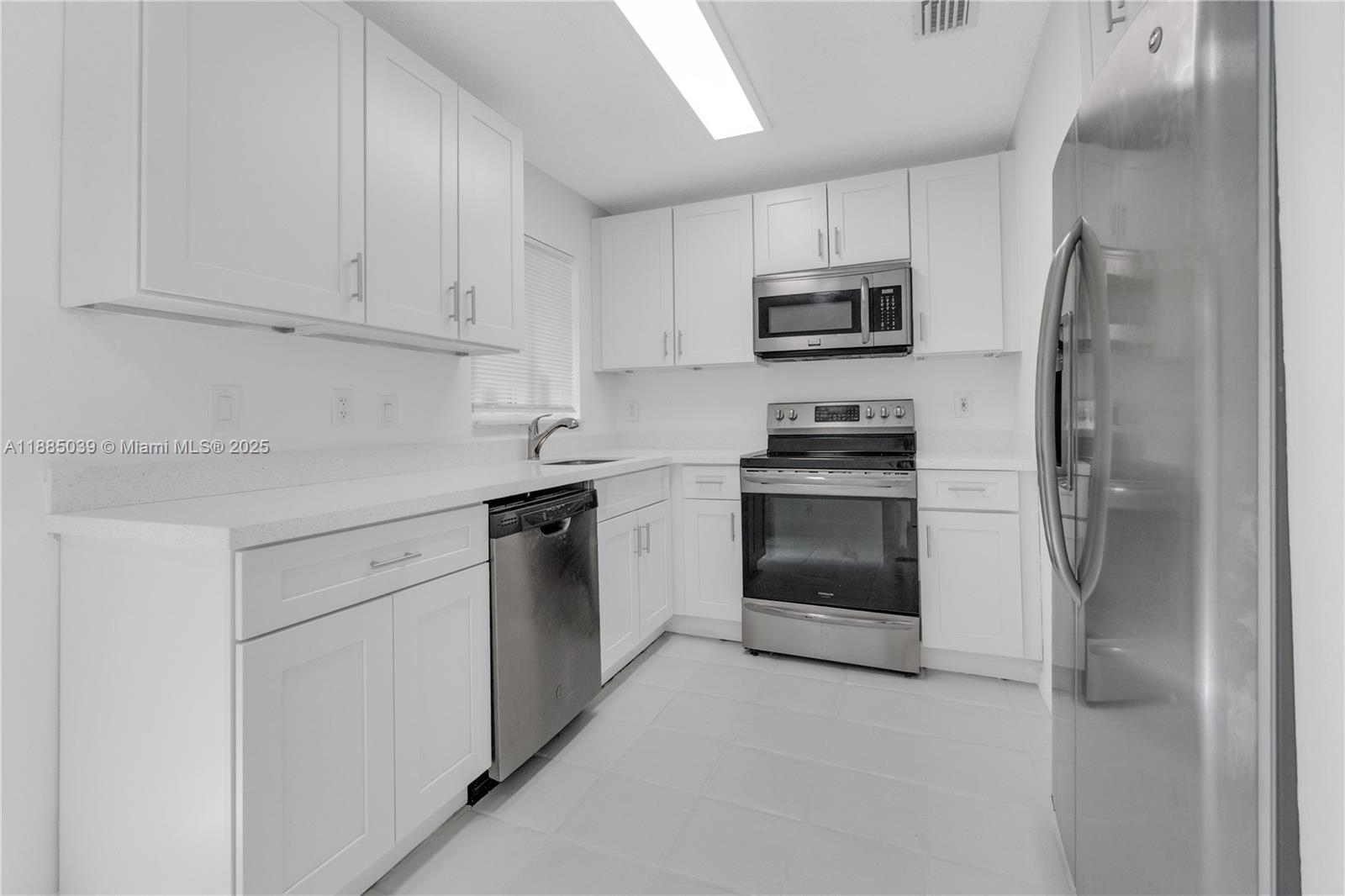 1428 NE 2nd Ave # 2