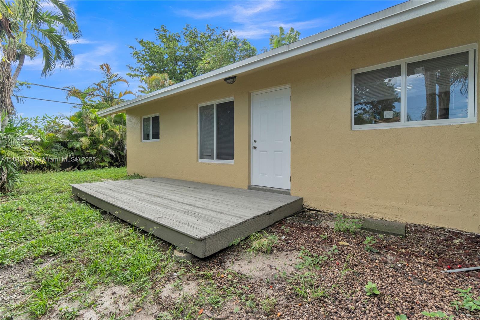 1428 NE 2nd Ave # 2