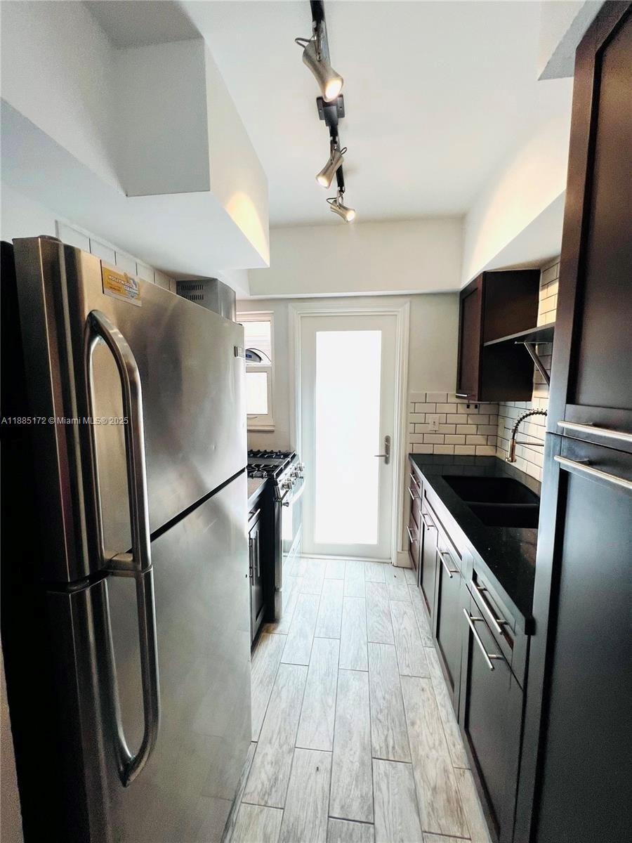 644 Meridian Ave # 6