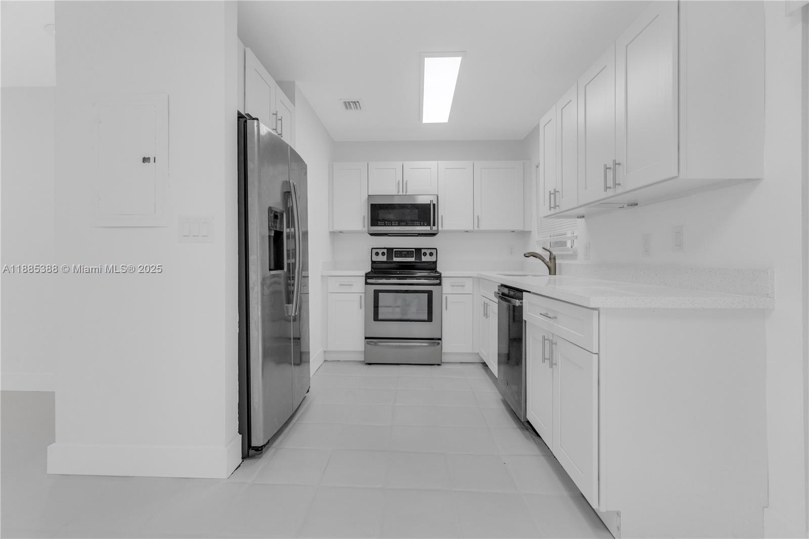 1428 NE 2nd Ave # 1