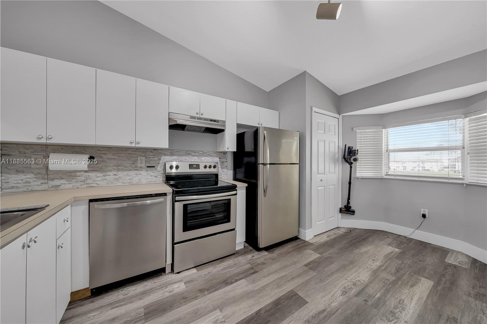 1261 SE 27th St # 203