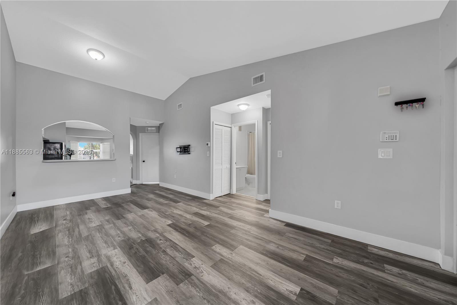 1261 SE 27th St # 203