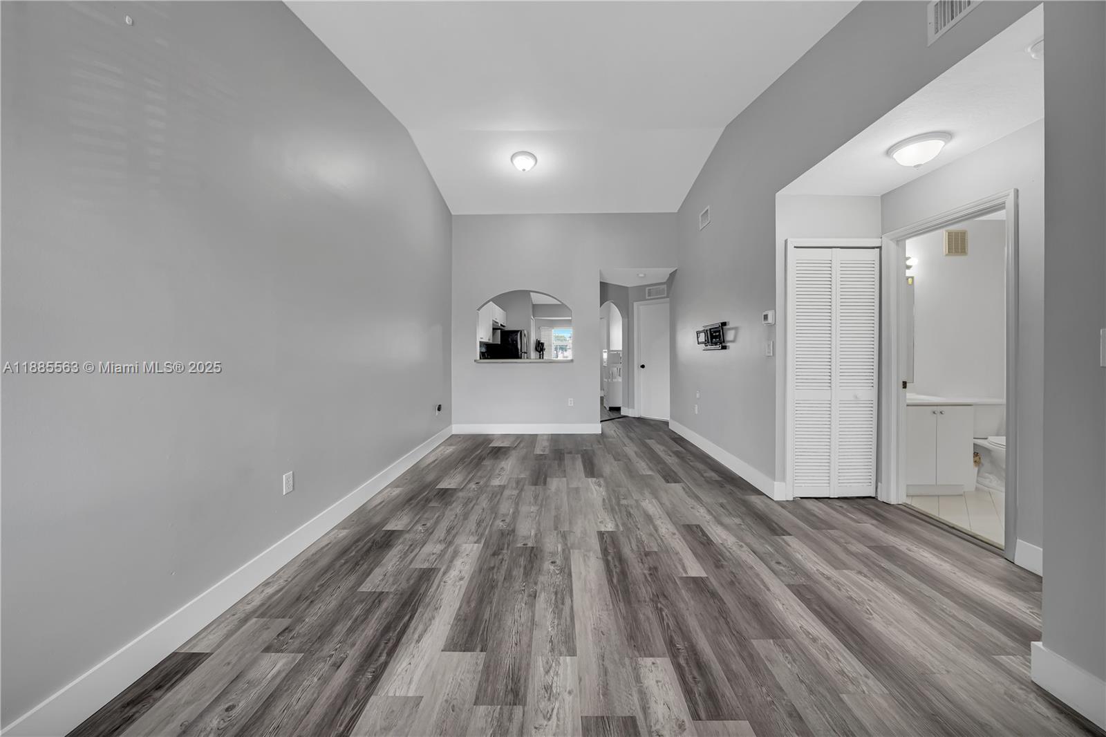 1261 SE 27th St # 203