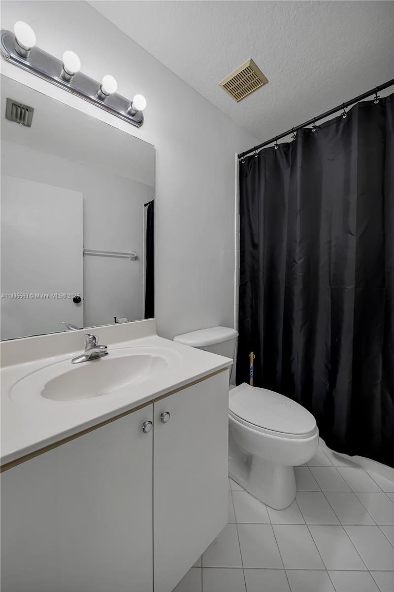 1261 SE 27th St # 203