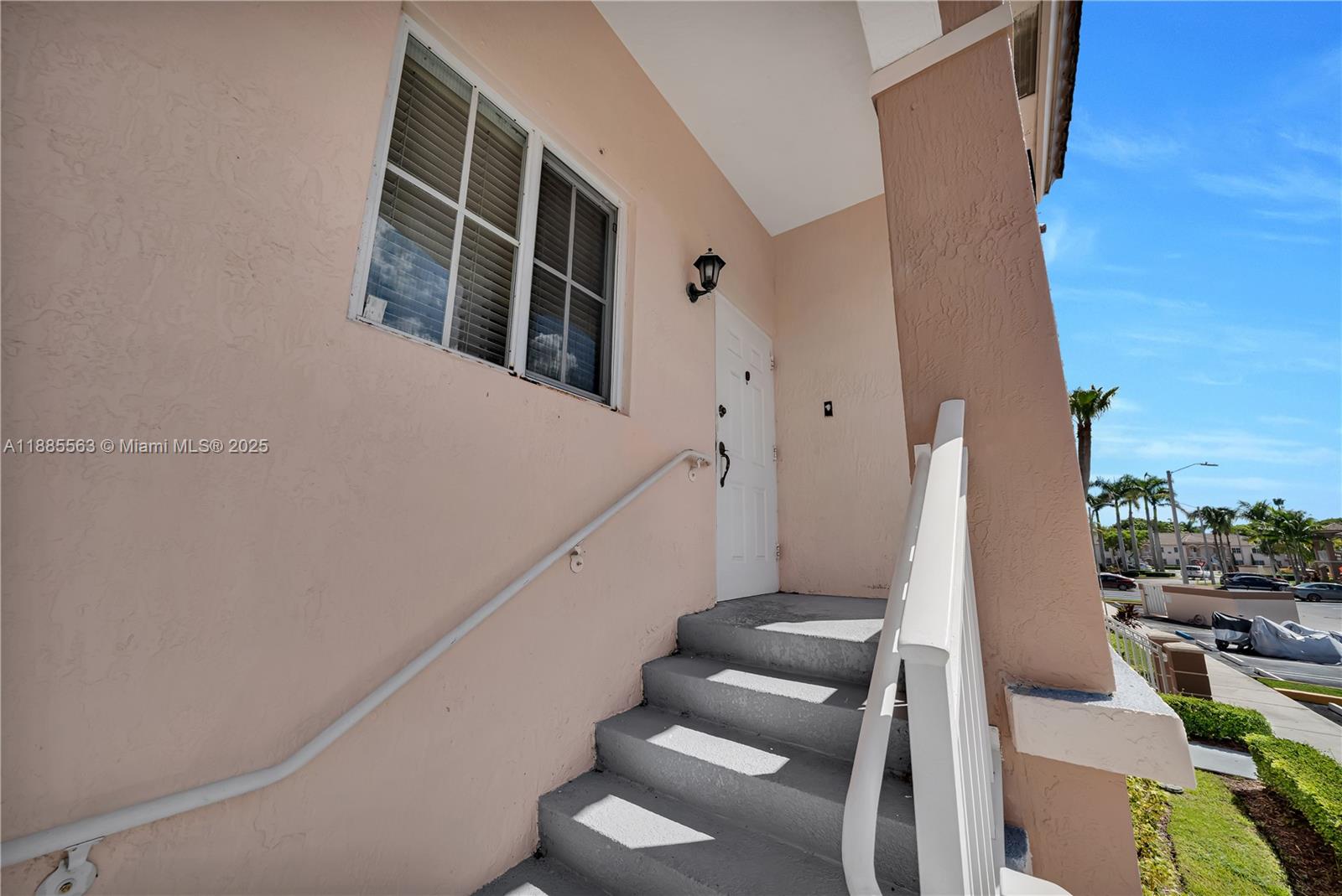 1261 SE 27th St # 203