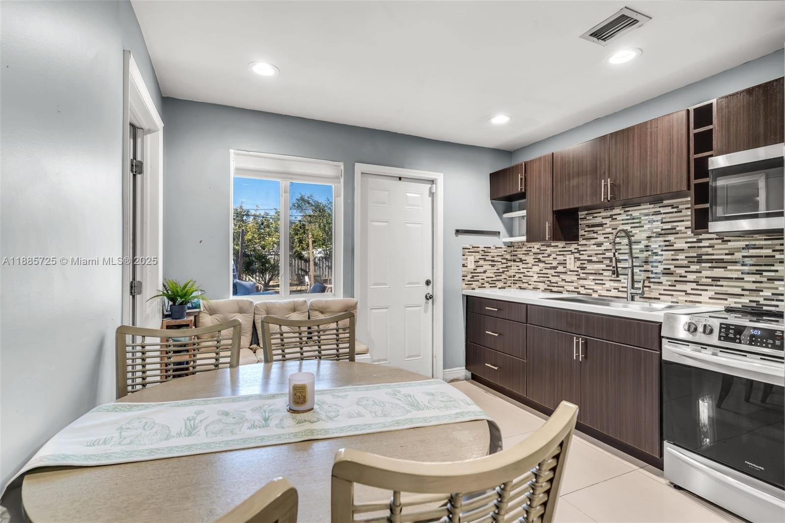 125 NW 127th St