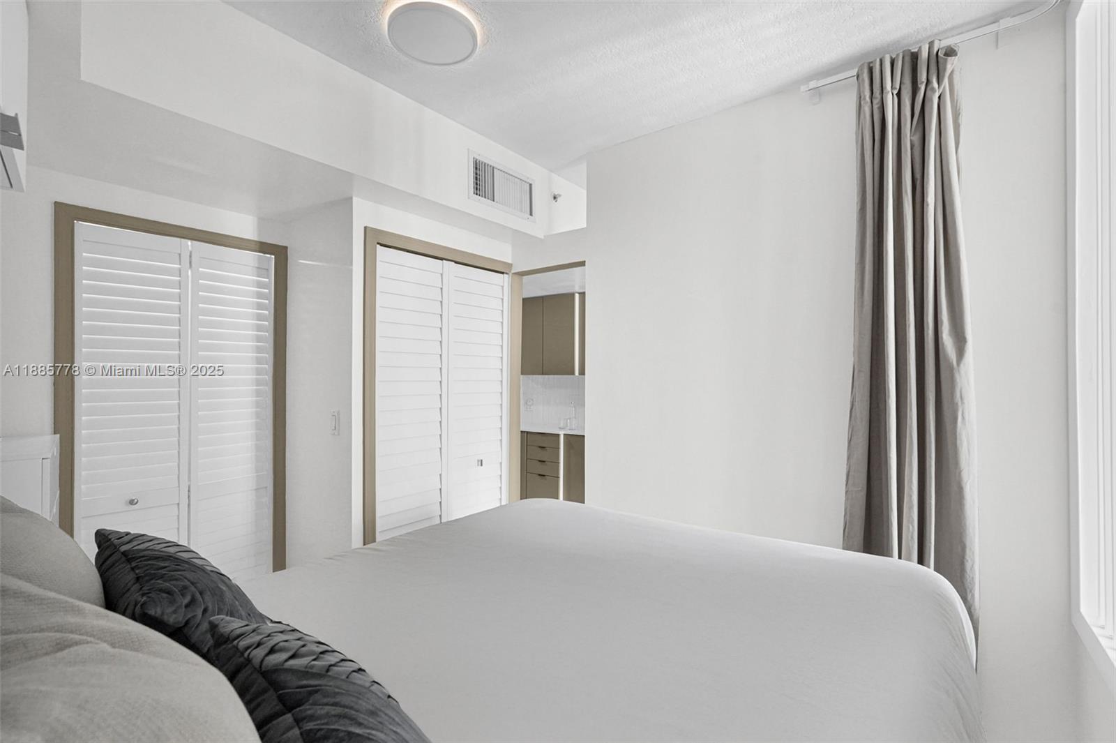 1750 N Bayshore Dr # 3708