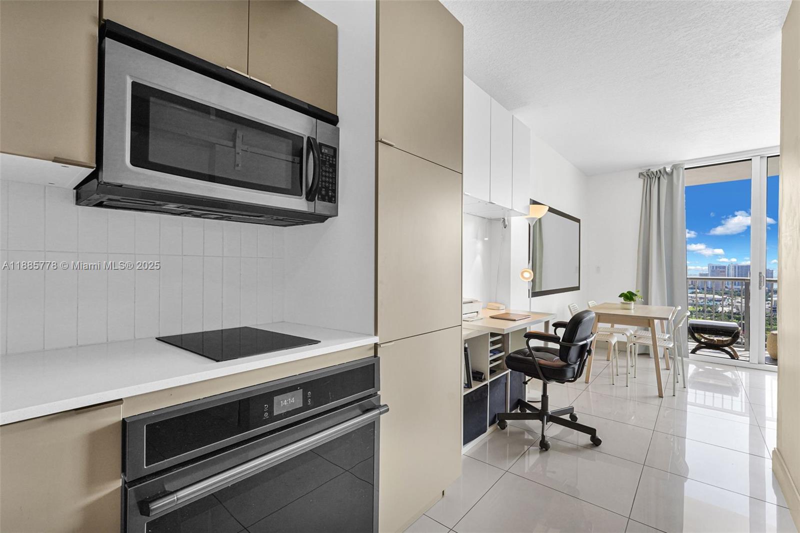 1750 N Bayshore Dr # 3708