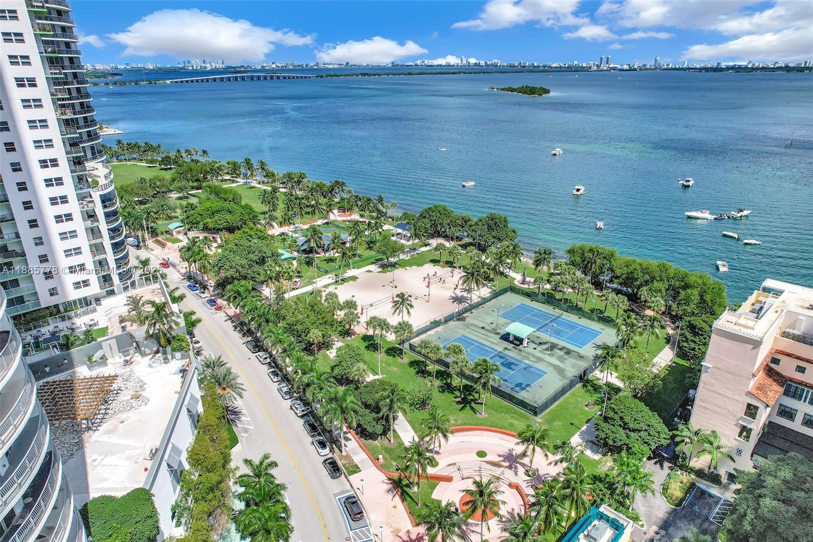 1750 N Bayshore Dr # 3708