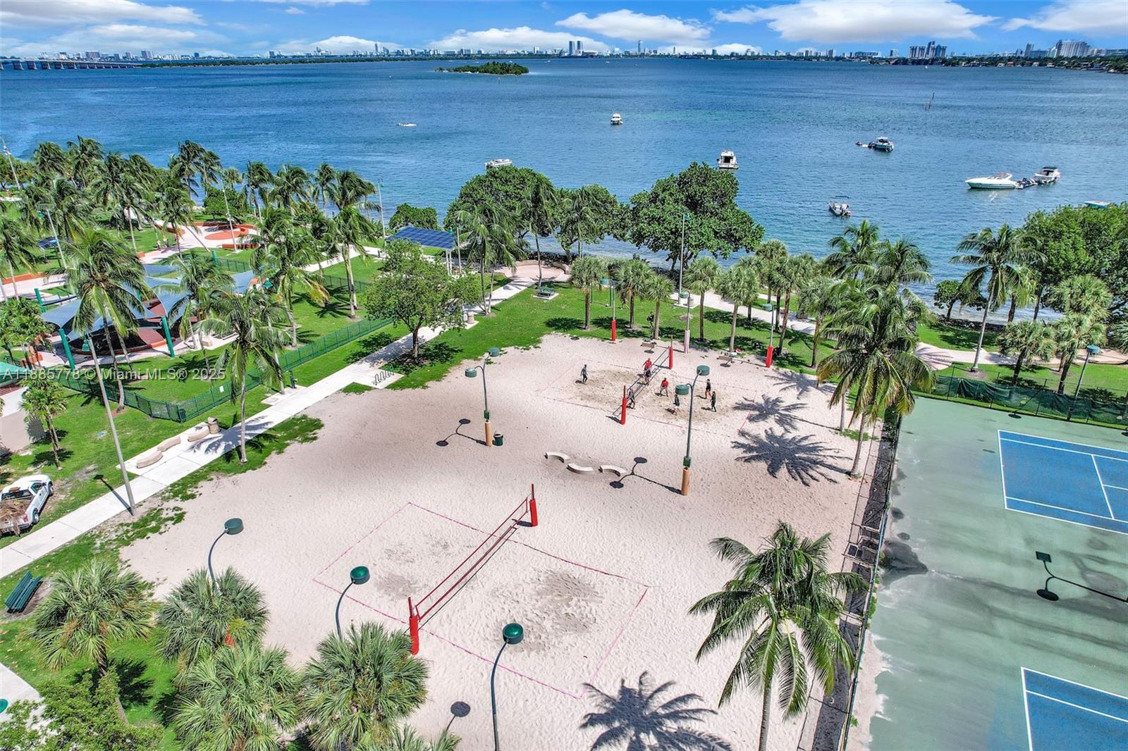 1750 N Bayshore Dr # 3708