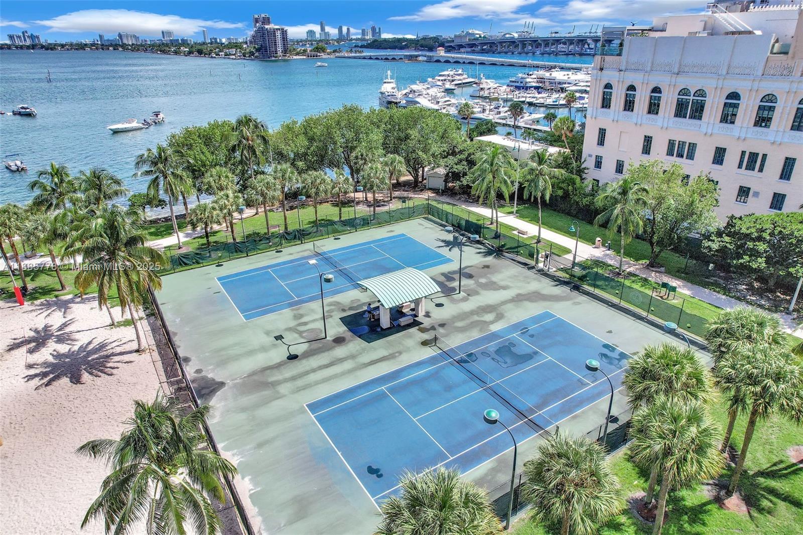 1750 N Bayshore Dr # 3708