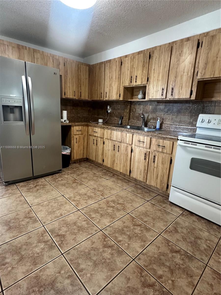 3500 NW 12th St