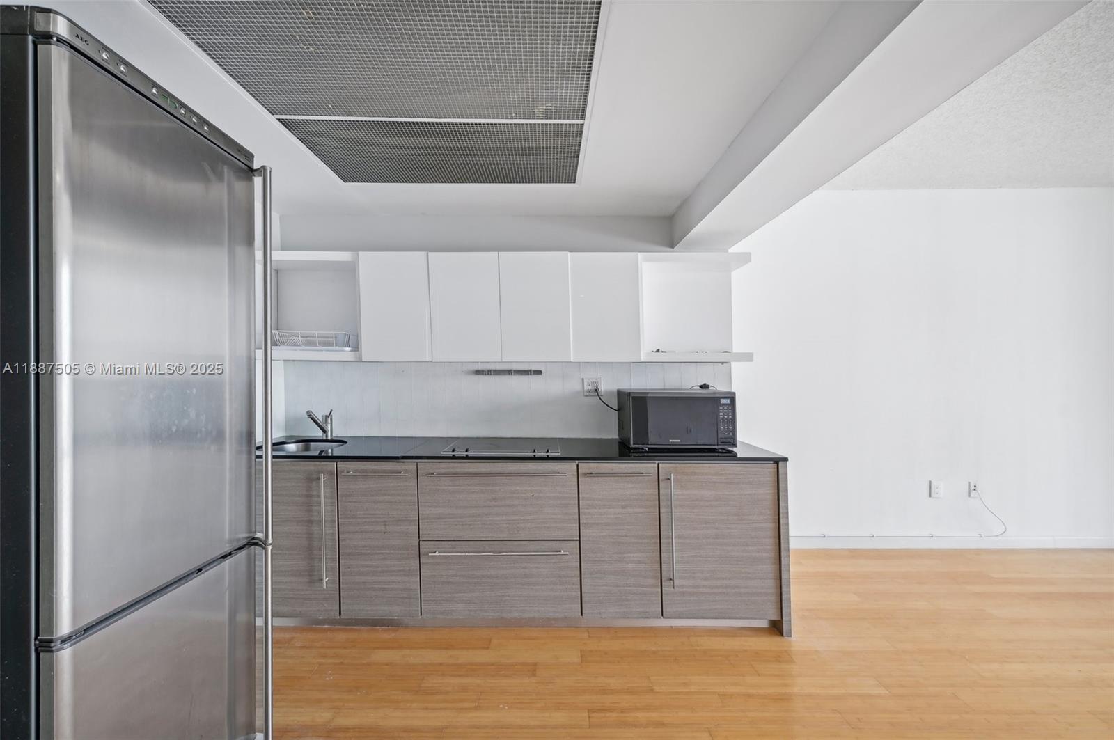 540 Brickell Key Dr # 1807