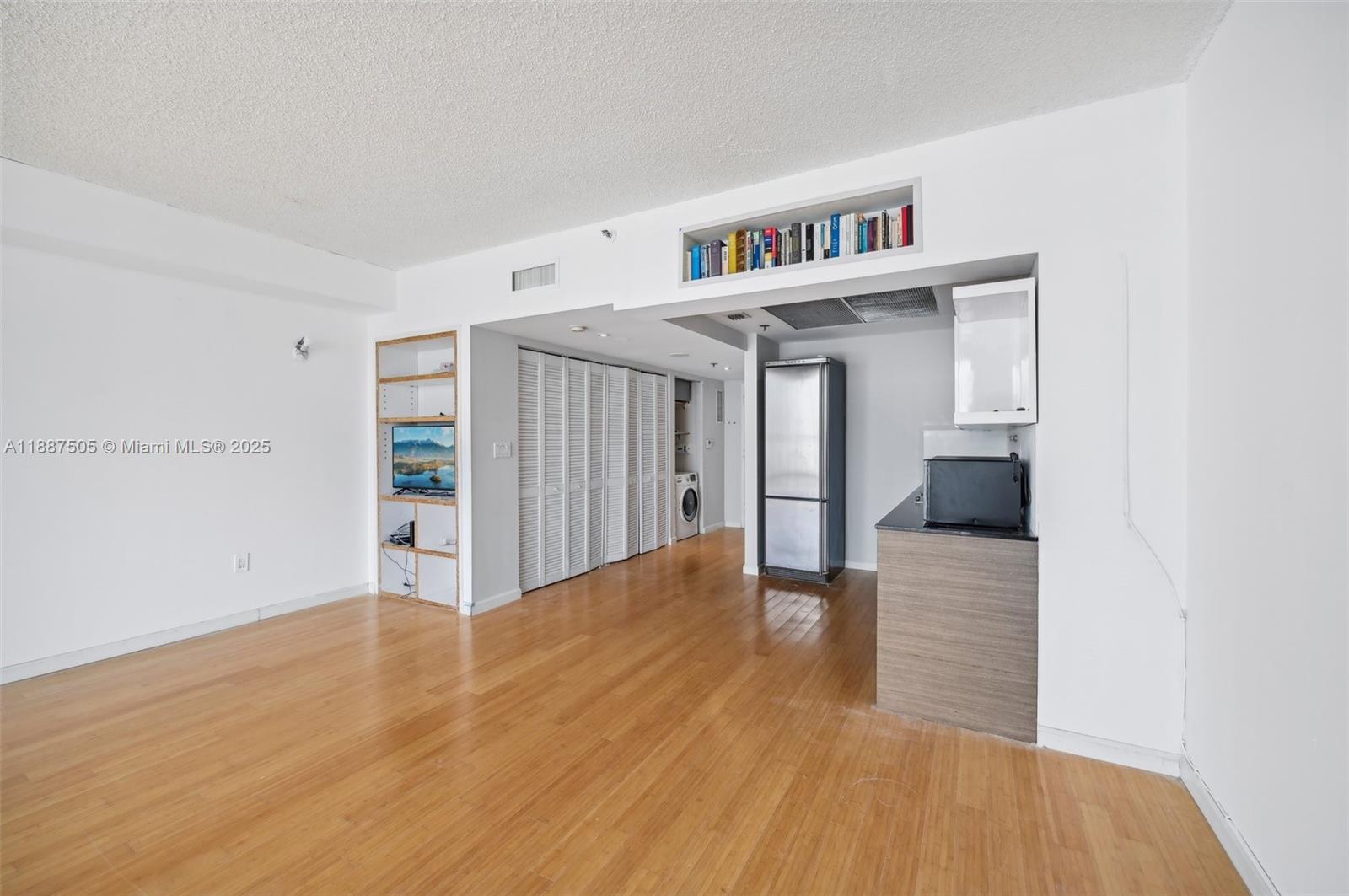 540 Brickell Key Dr # 1807