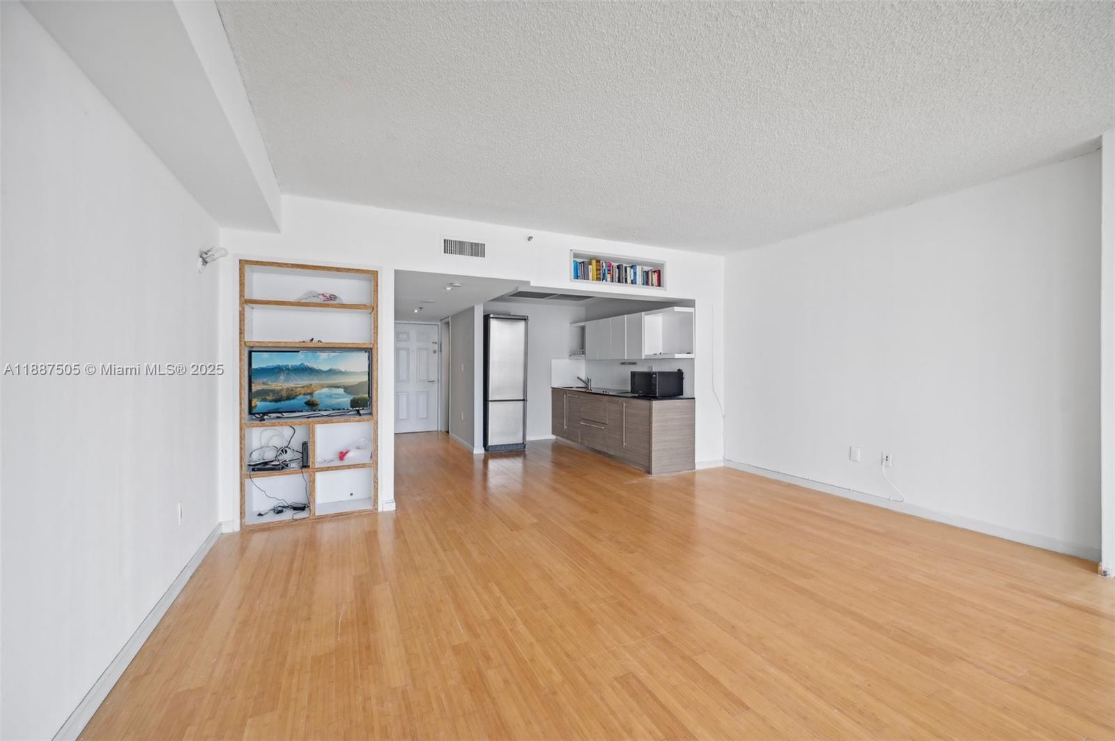 540 Brickell Key Dr # 1807