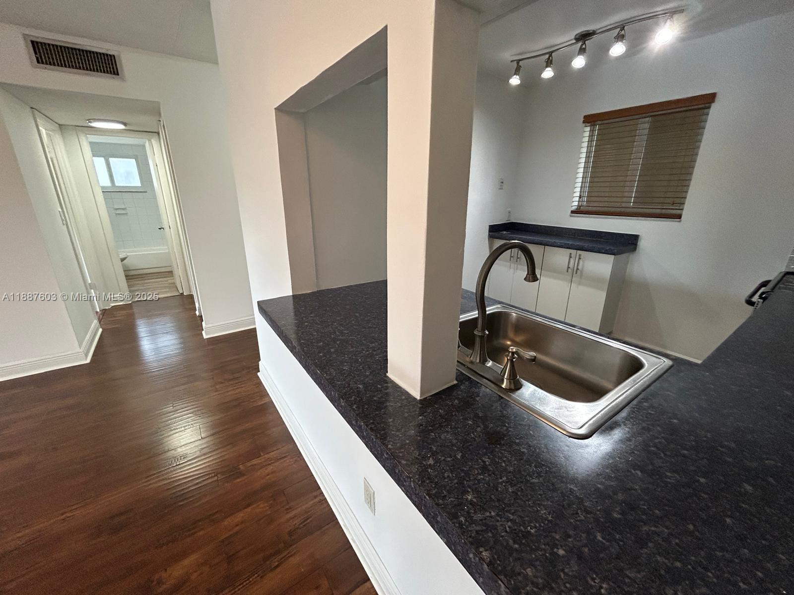 7850 Camino Real # 318 Unit: O-318