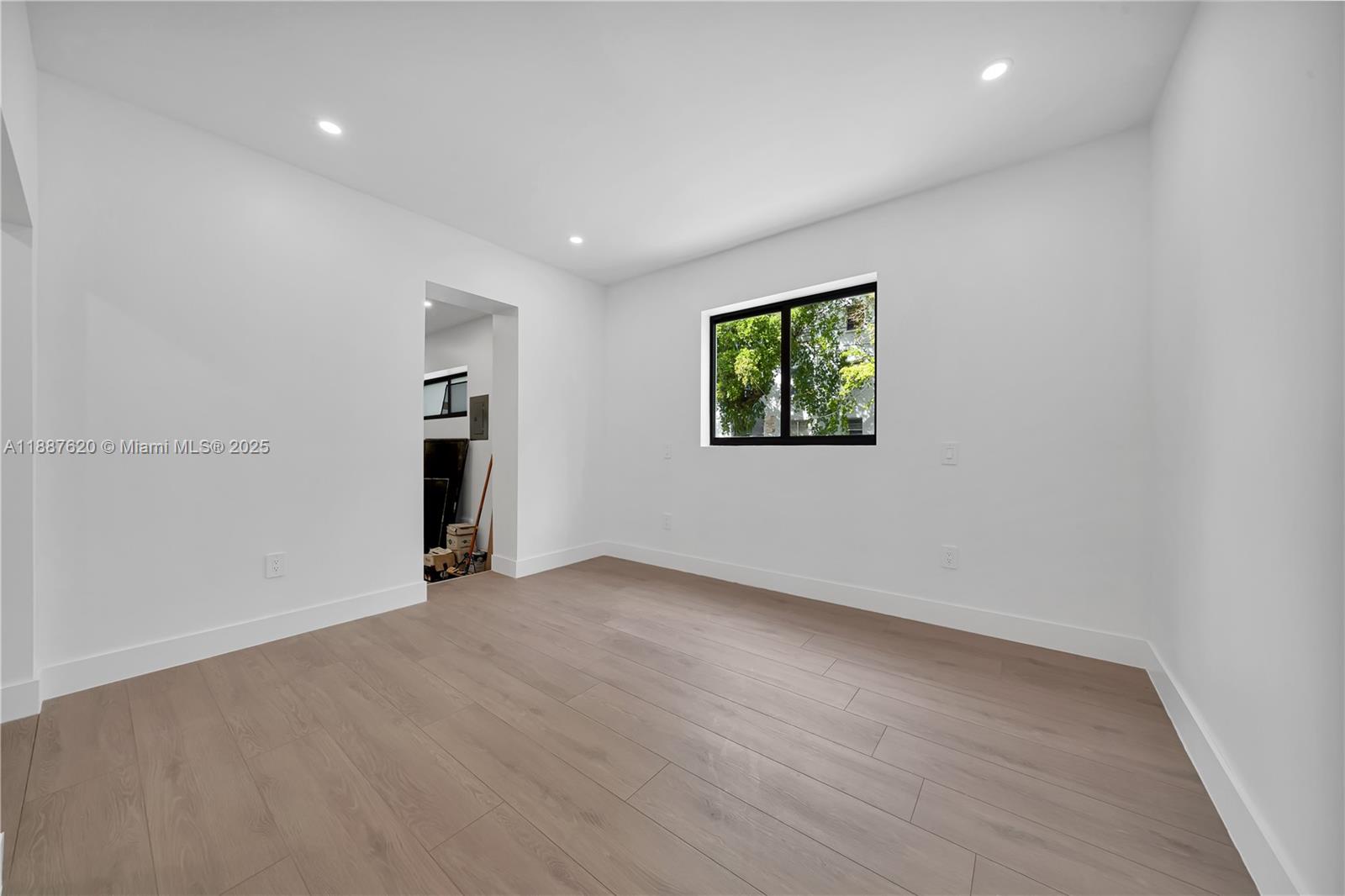 1370 SW 5th St