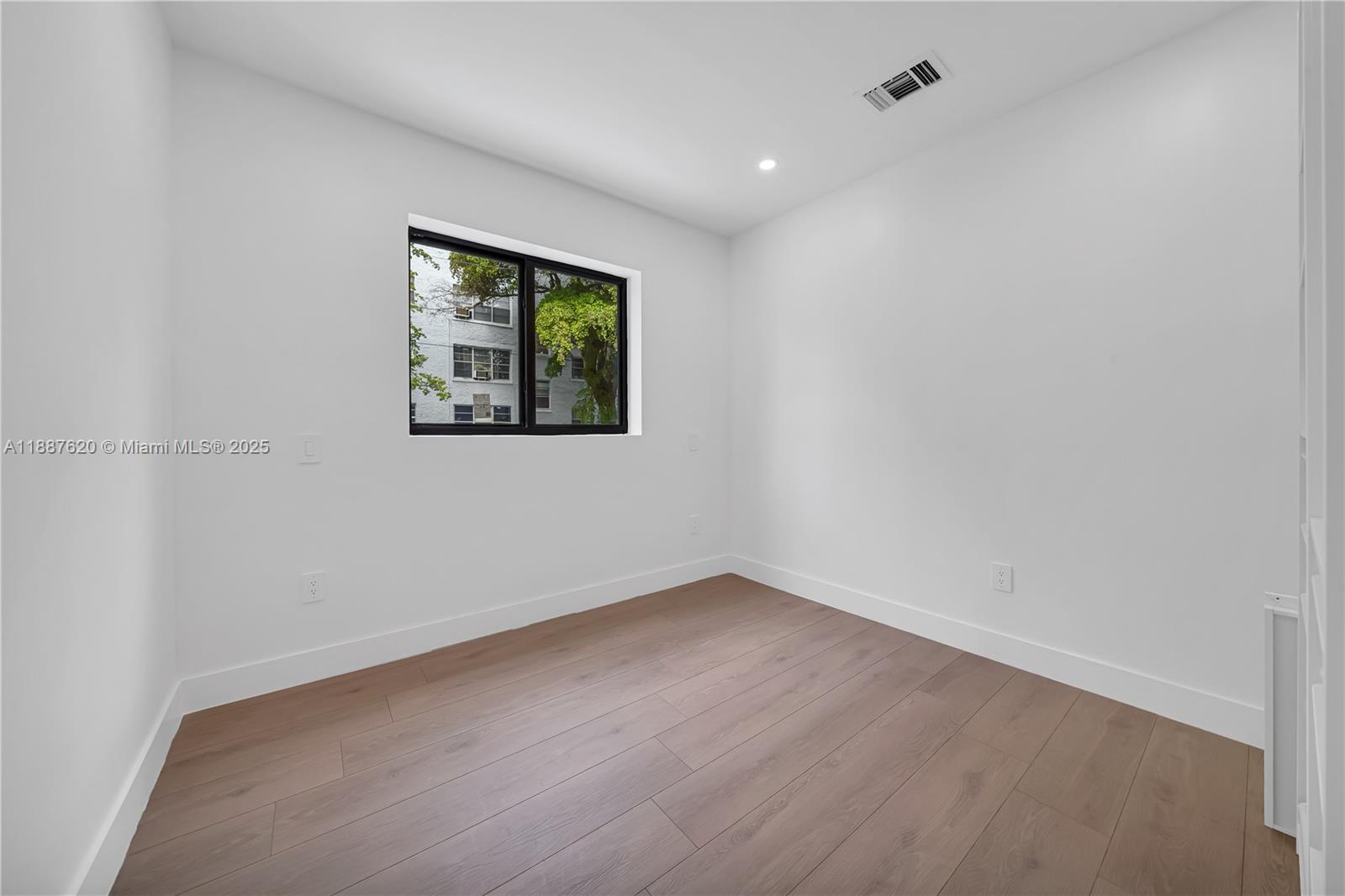 1370 SW 5th St