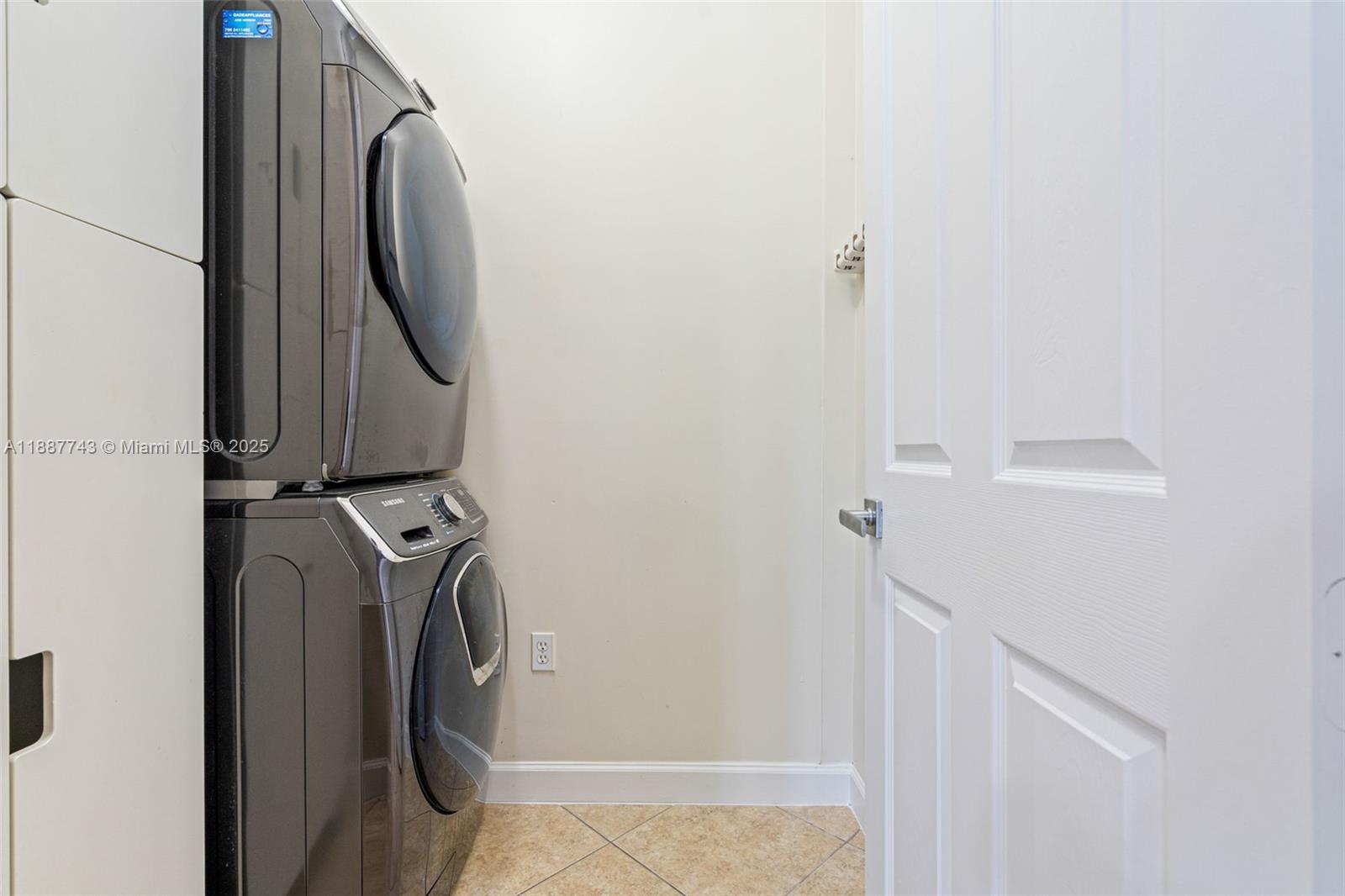 6423 SW 162nd Path, Miami