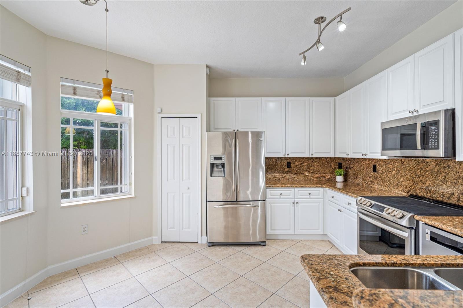 6423 SW 162nd Path, Miami