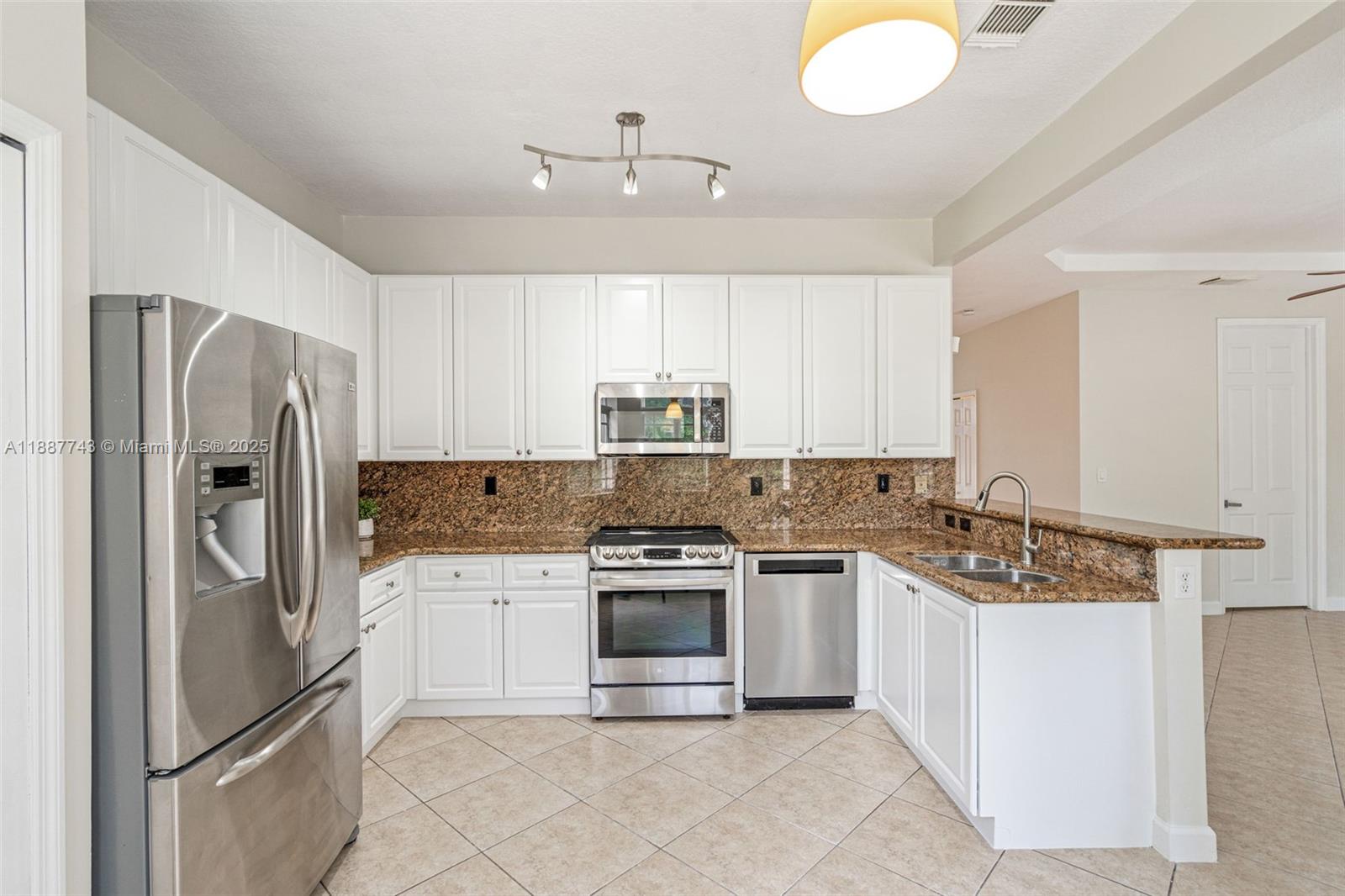 6423 SW 162nd Path, Miami