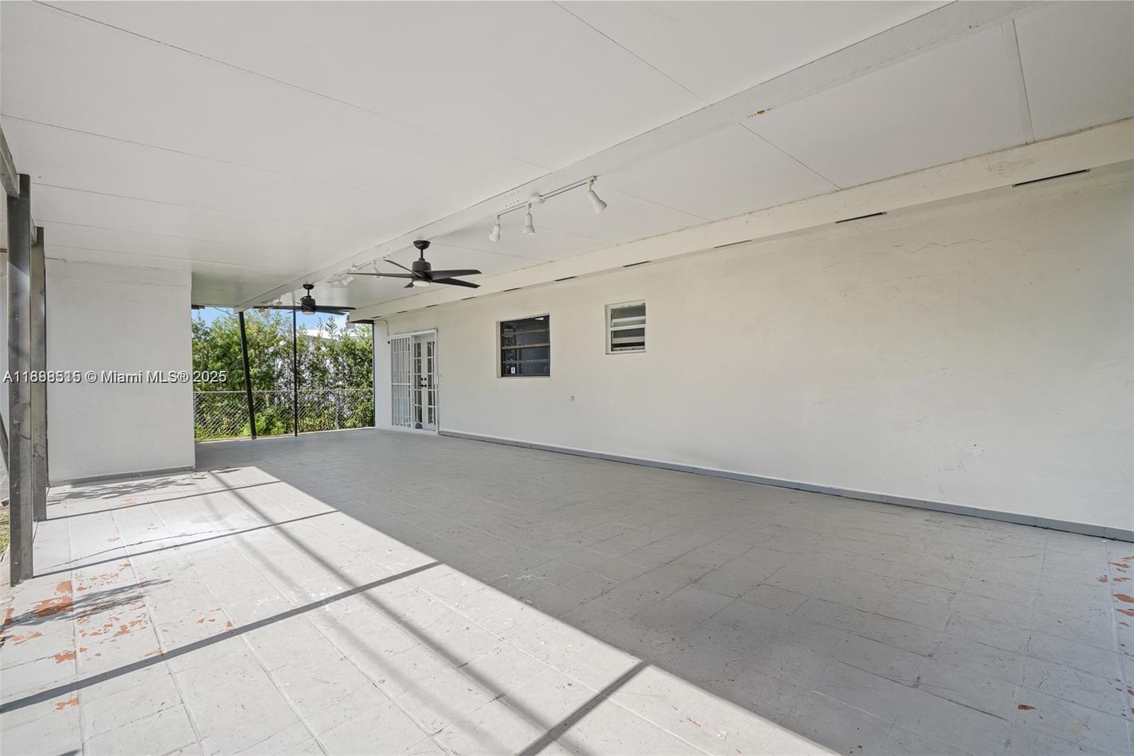 6418 SW 39th Ter