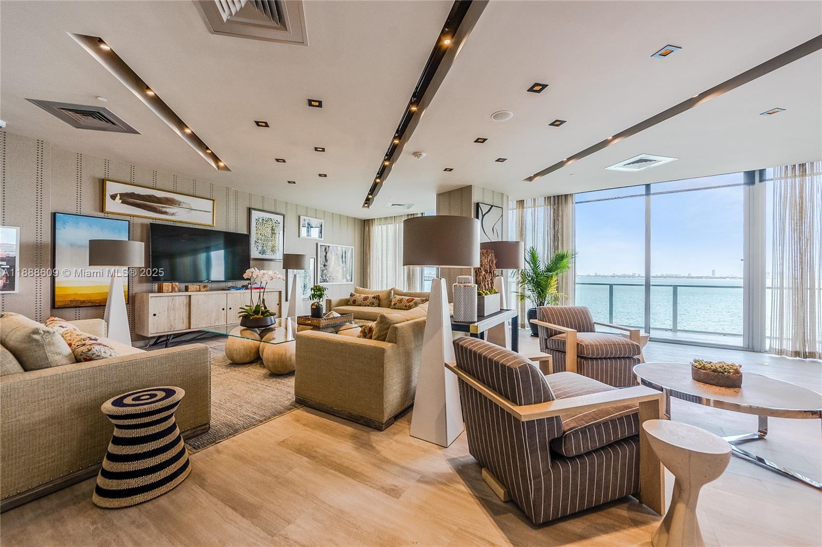 2900 NE 7 Ave # 3605