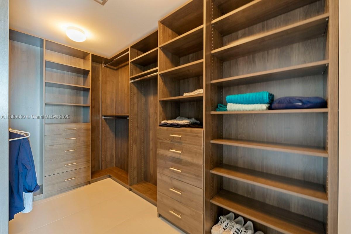 2900 NE 7 Ave # 3605