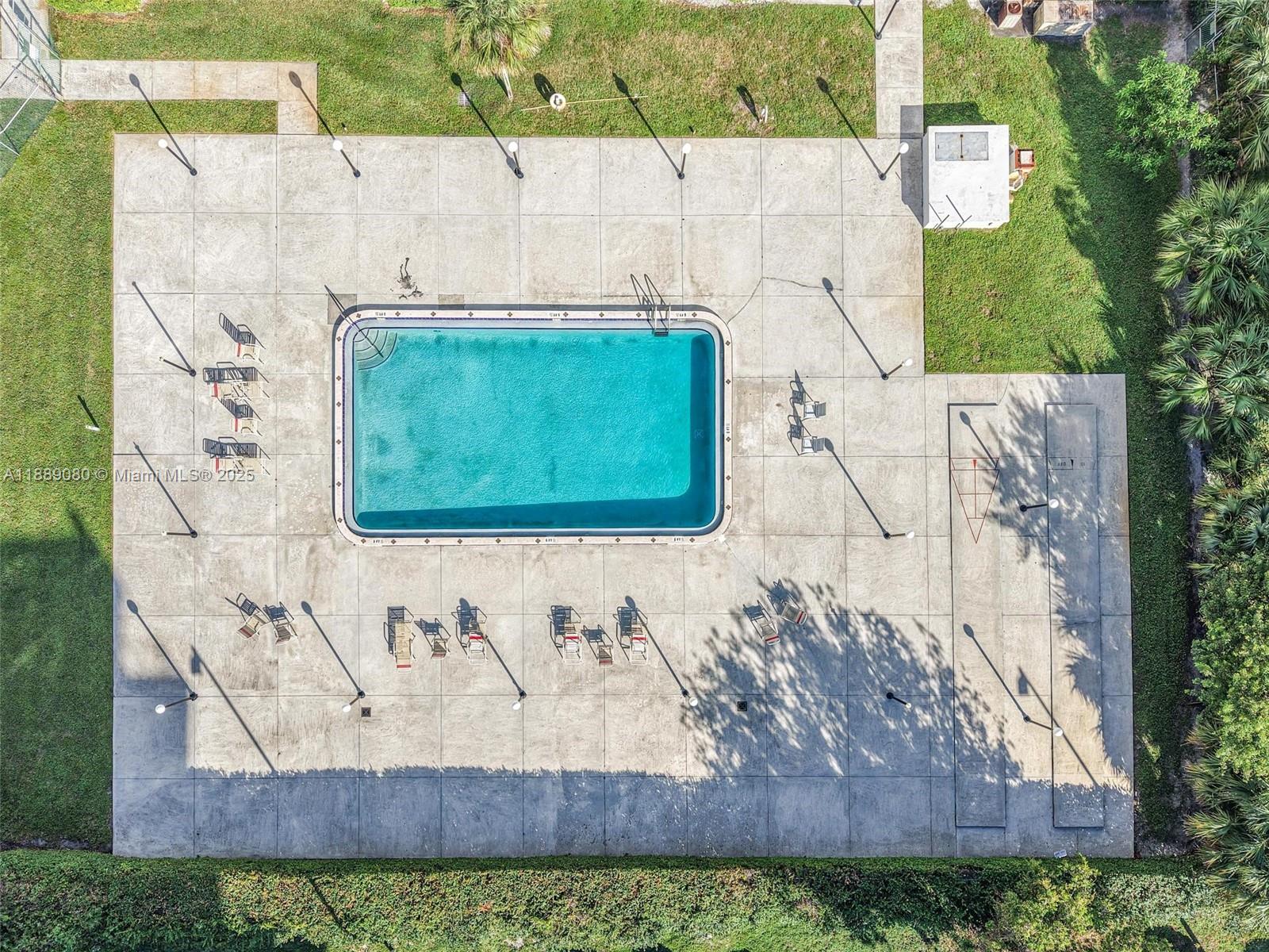 15600 NW 7th Ave # 306