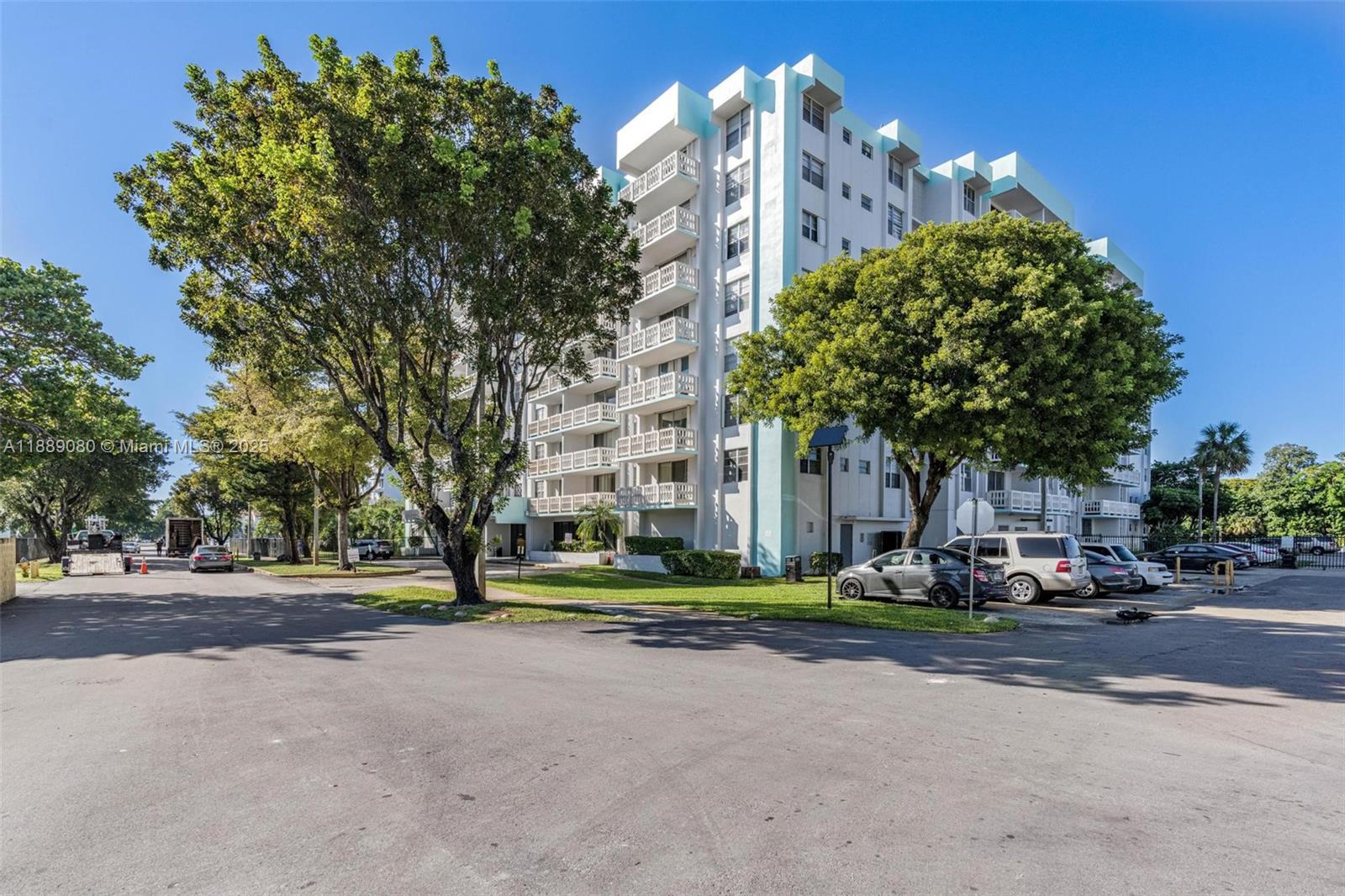 15600 NW 7th Ave # 306