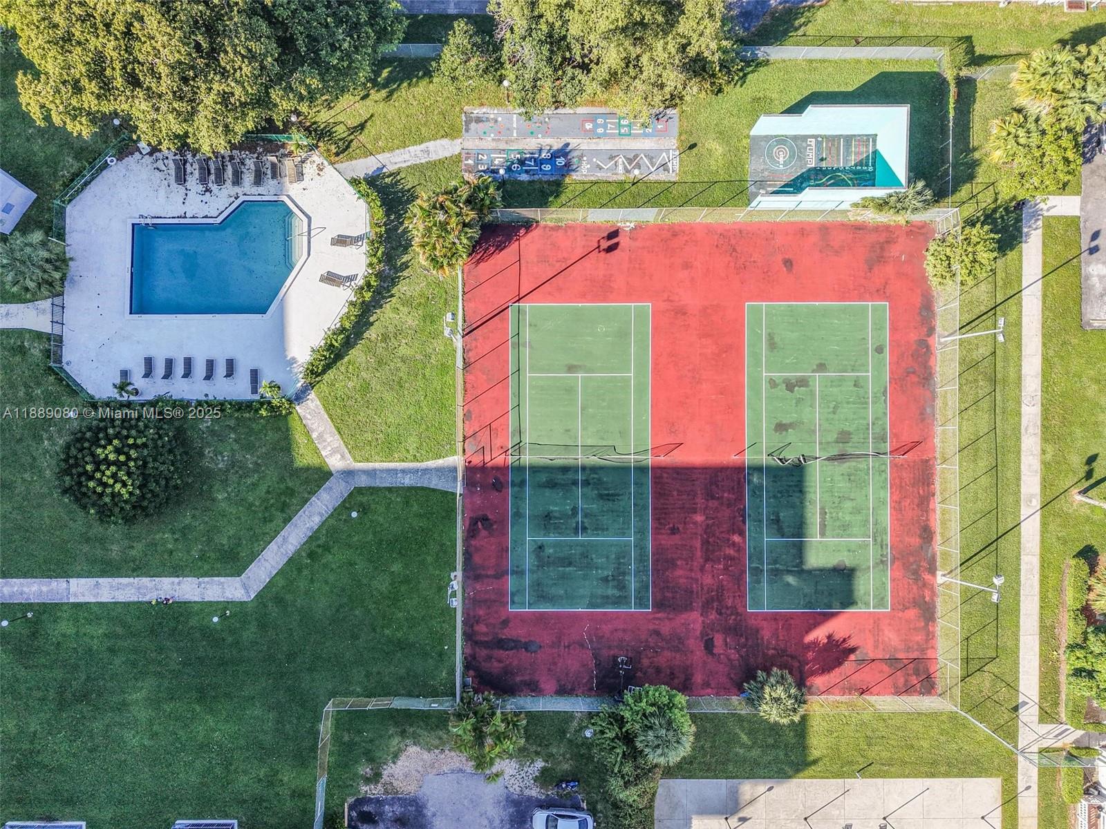 15600 NW 7th Ave # 306